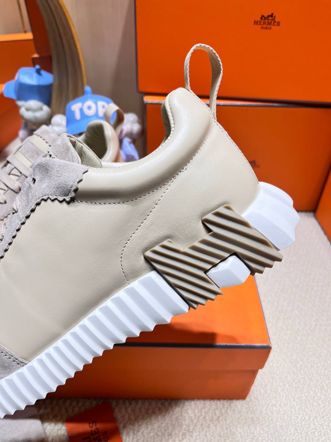 BOUNCING SNEAKER IN PALE GRAY SUEDE AND CALFSKIN、mysite、Cacoeks