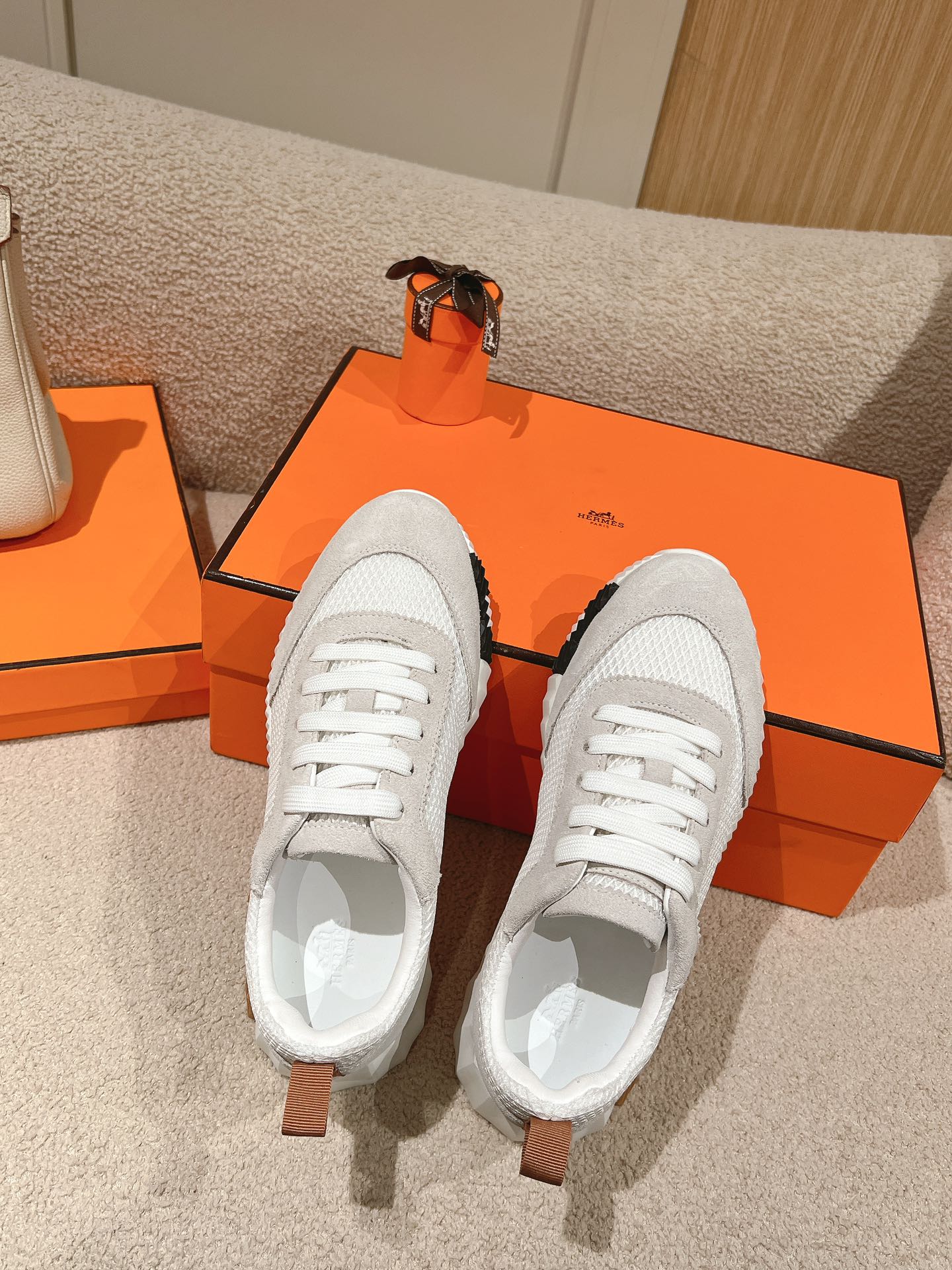 MAINLAND SNEAKER IN PALE GRAY SUEDE AND WHITE BREATHABLE MESH FABRIC、mysite、Cacoeks