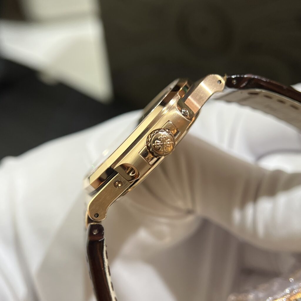 Đồng Hồ Patek Philippe Replica 11 Nautilus 5724R Mặt Xám 3 Dây 40mm (8)