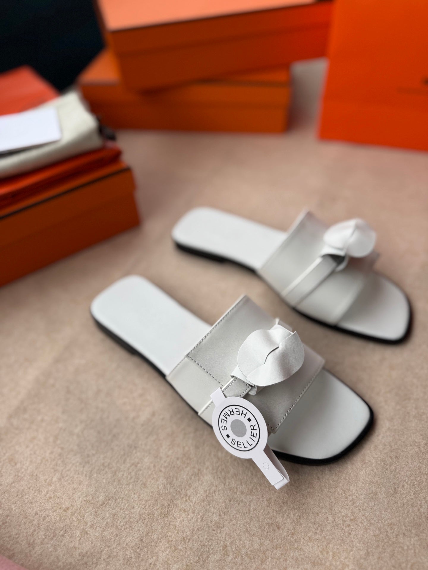 0RAN SANDALS IN WHITE CALFSKIN、mysite、Cacoeks