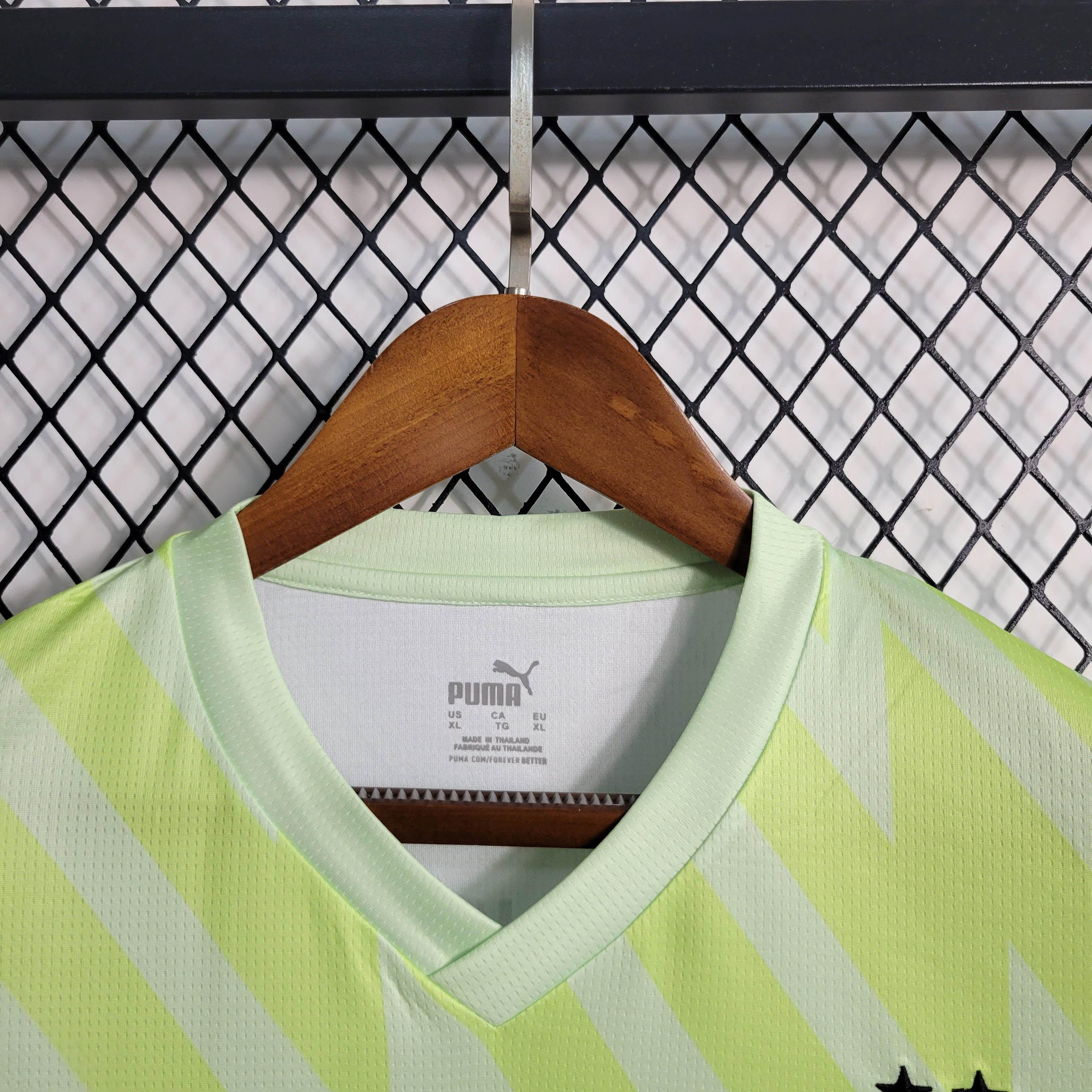 2023/2024 Borussia Mönchengladbach Goalkeeper Fluorescent Green Football Jersey 1:1 Thai Quality:football jersey mysite: unitedjerseyfootball 邓江浪:football