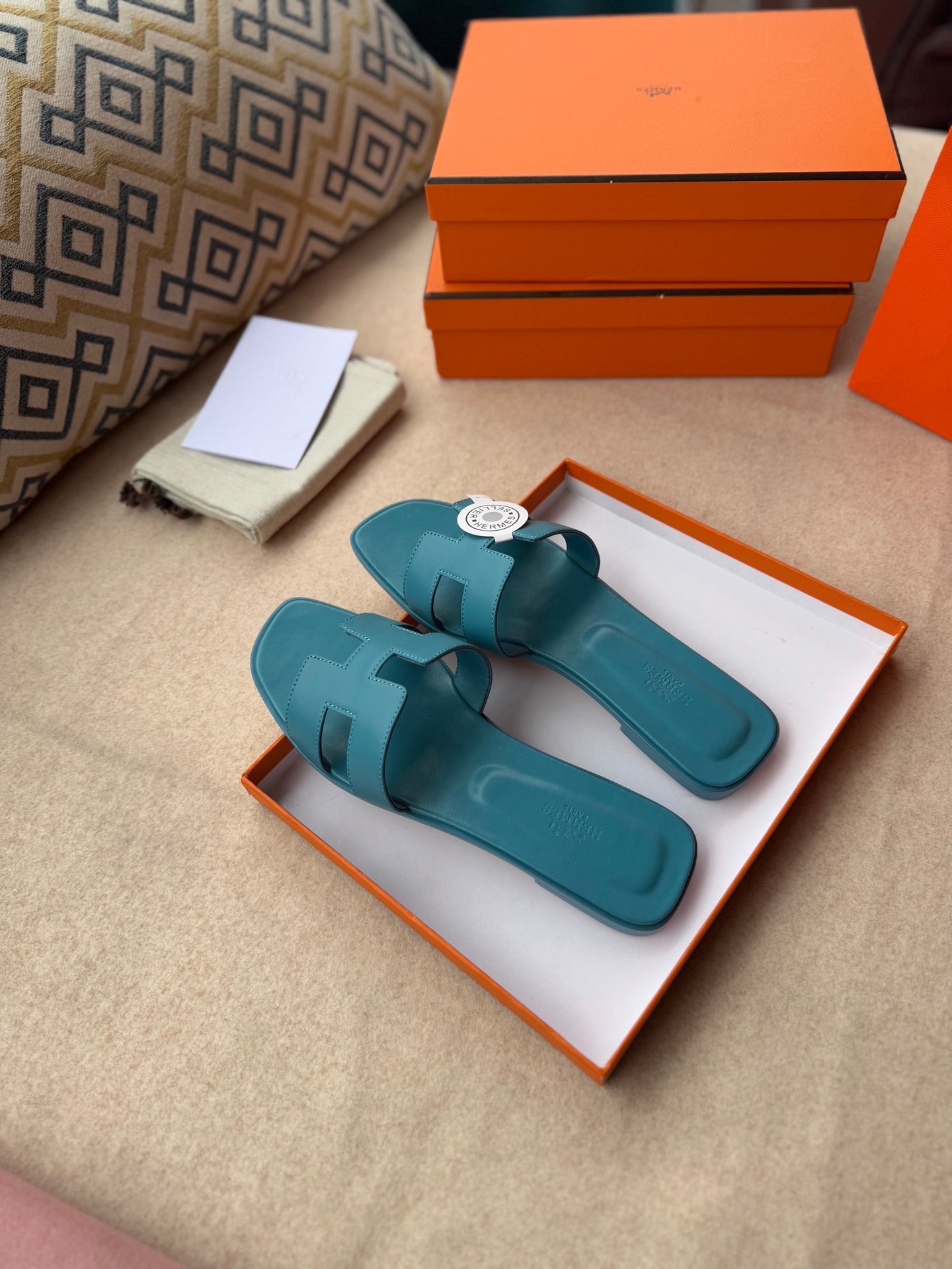 0RAN SANDALS IN SAPPHIRE BLUE CALFSKIN、mysite、Cacoeks