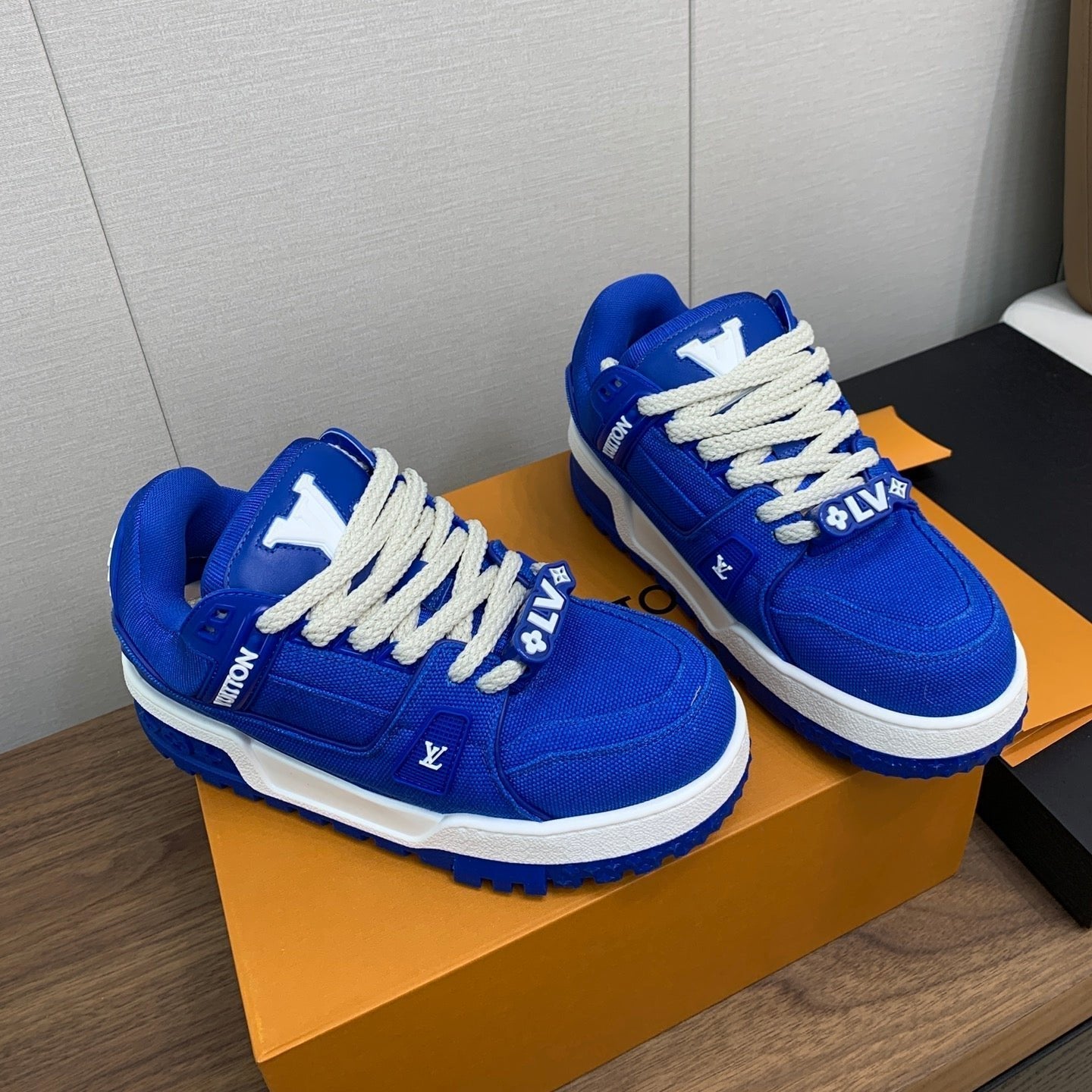 LV WOMEN'S TRAINER IN COBALT BLUE JACQUARD AND CALFSKIN、mysite、Cacoeks