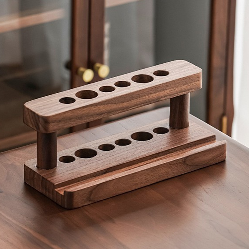 GEEK BAR-https://www.hot-toy.com/