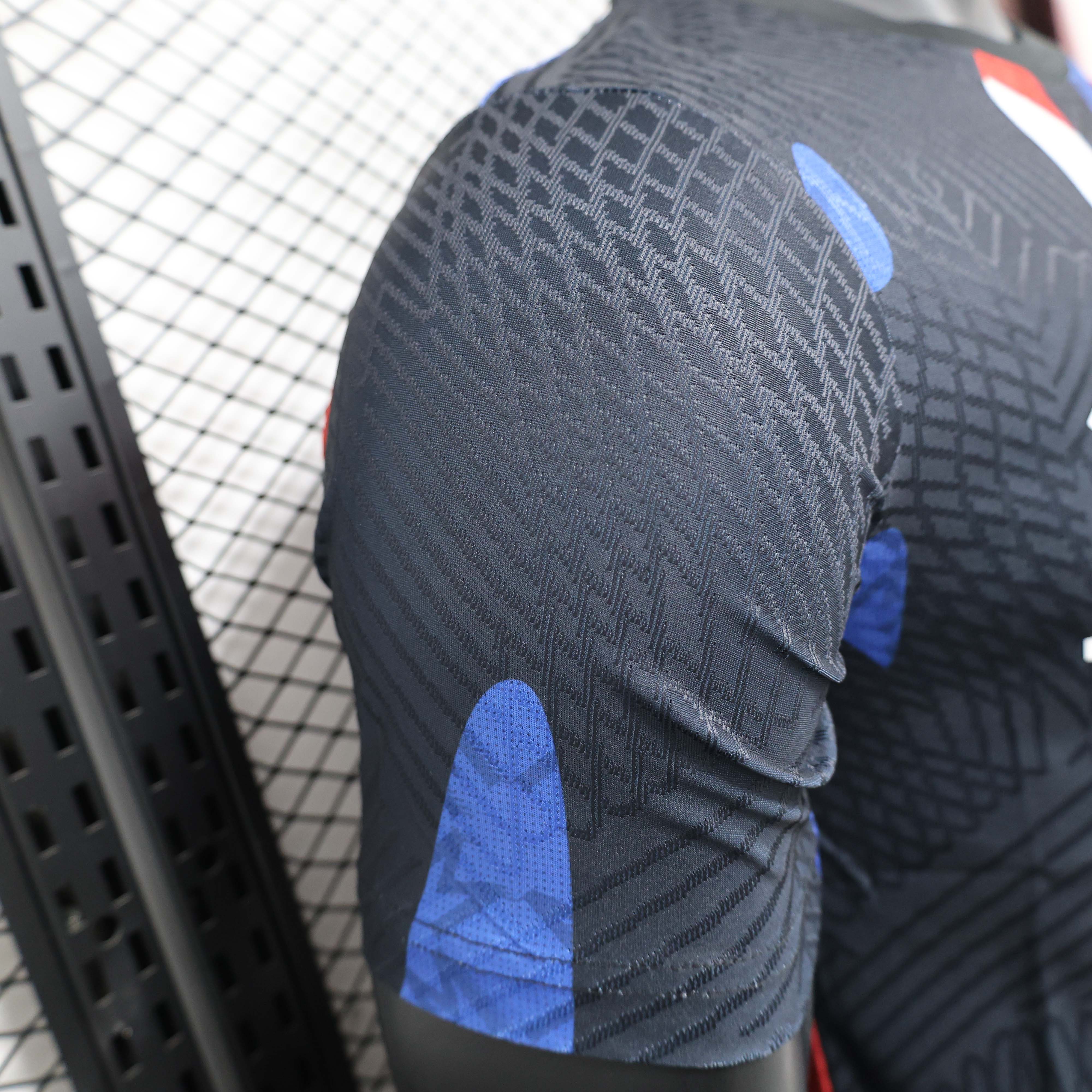 2024/2025 Player Version Manchester United Pre-match clothing Football Shirt 1:1 Thai Quality:football jersey mysite: unitedjerseyfootball 邓江浪:football