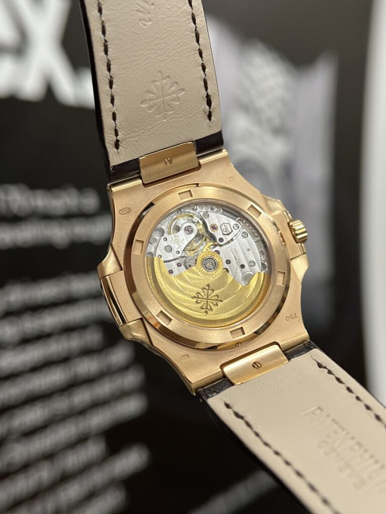 Đồng Hồ Patek Philippe Nautilus 5711 Bọc Vàng Nhà Máy 3K 40mm