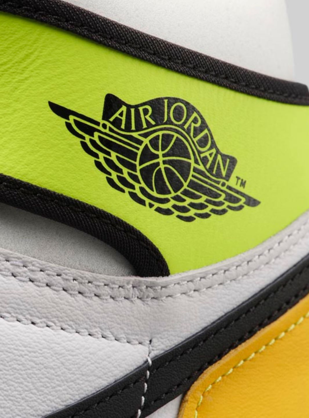 Air Jordan 1 Retro High White Black Volt University Gold、JORDAN、Cacoeks