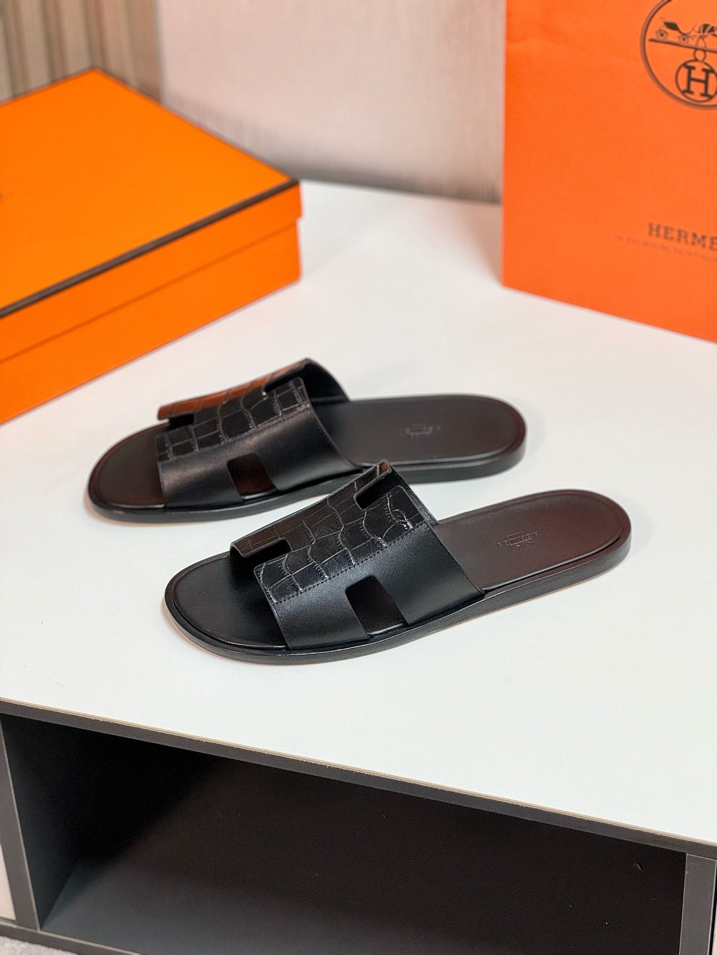 IZMIR SANDAL BLACK LAMBSKIN WITH PATTERNS、mysite、Cacoeks