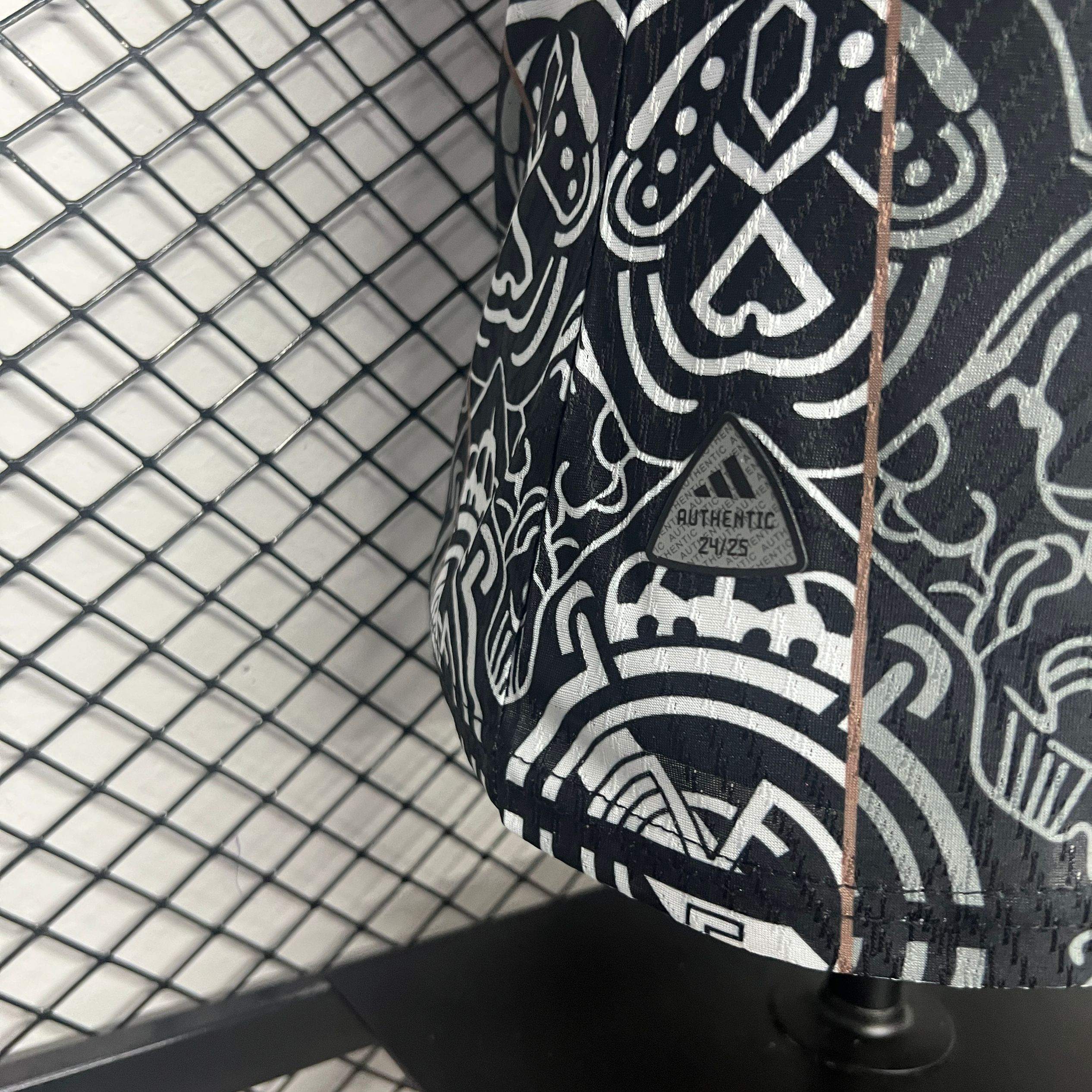 ManixJersey.com | Real Madrid 24-25 Black Line Pattern Special Edtion Jersey - Player Version -Customize Name, Number and Patch | Worldwide Shipping