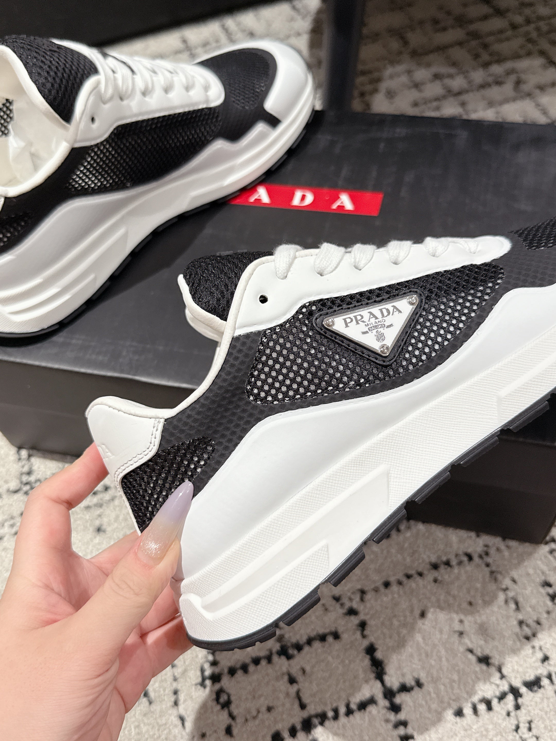 PRADA 25S MEN SNEAKERS IN BLACK AND WHITE CANVAS、mysite、Cacoeks