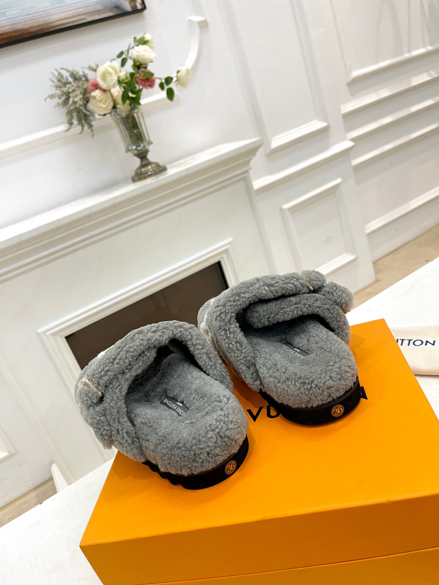 DAD SANDAL MULE IN SHADOW GRAY MIX WHITE FLEECE、mysite、Cacoeks