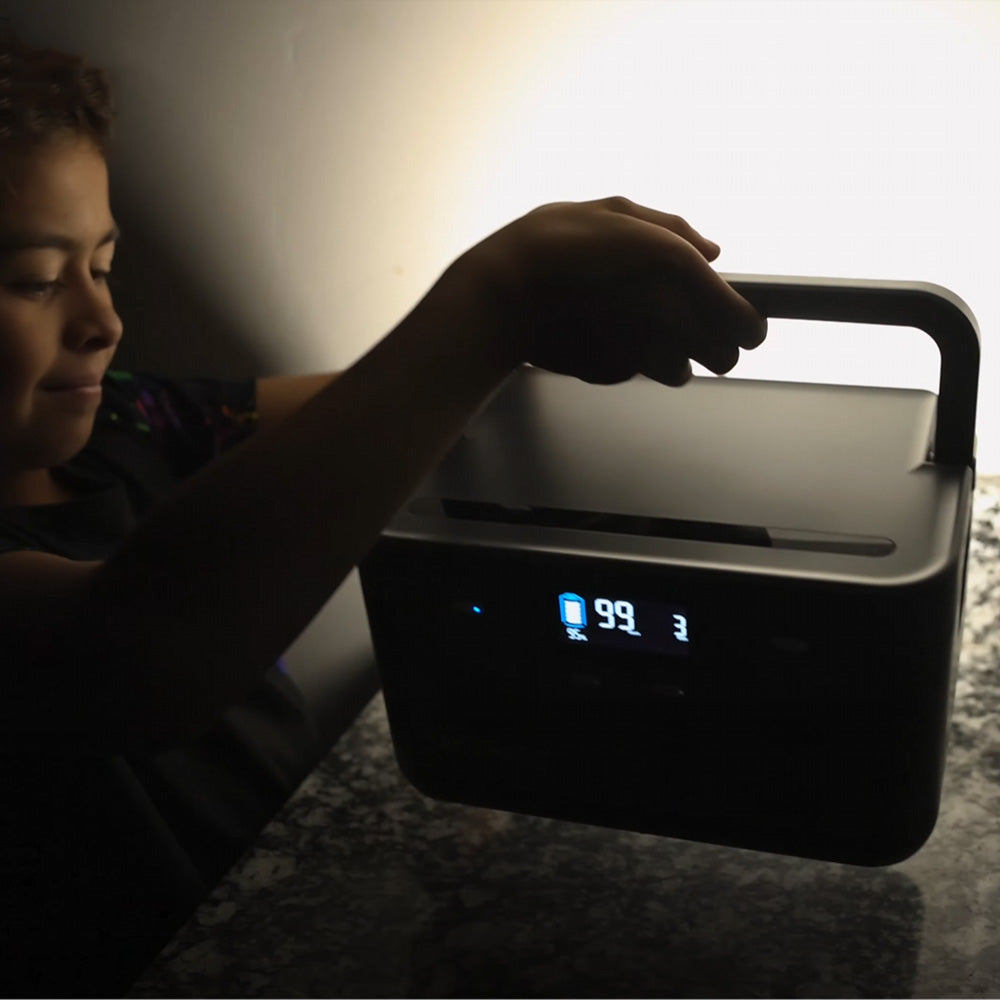 Grid Doctor 300 with built-in flashlight