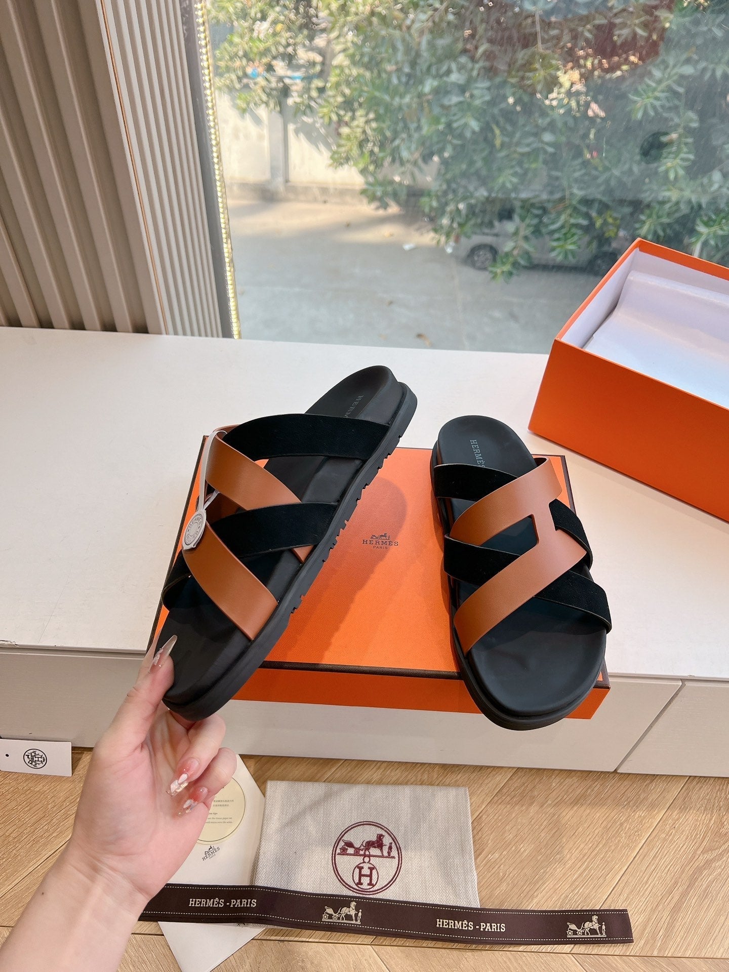 KAZIMIR SANDAL IN BRONZE BROWN CALFSKIN AND BLACK SUEDE、mysite、Cacoeks