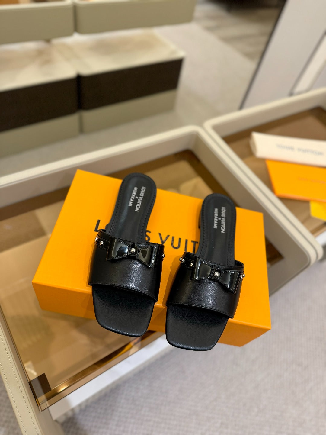 LV X TM 6AM FLAT MULE IN BLACK CALFSKIN、mysite、Cacoeks