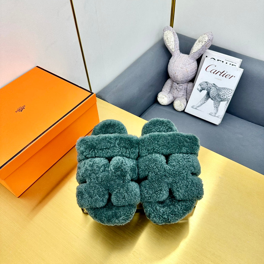 CHYPRE SANDAL IN FOREST GREEN SHEARLING、mysite、Cacoeks