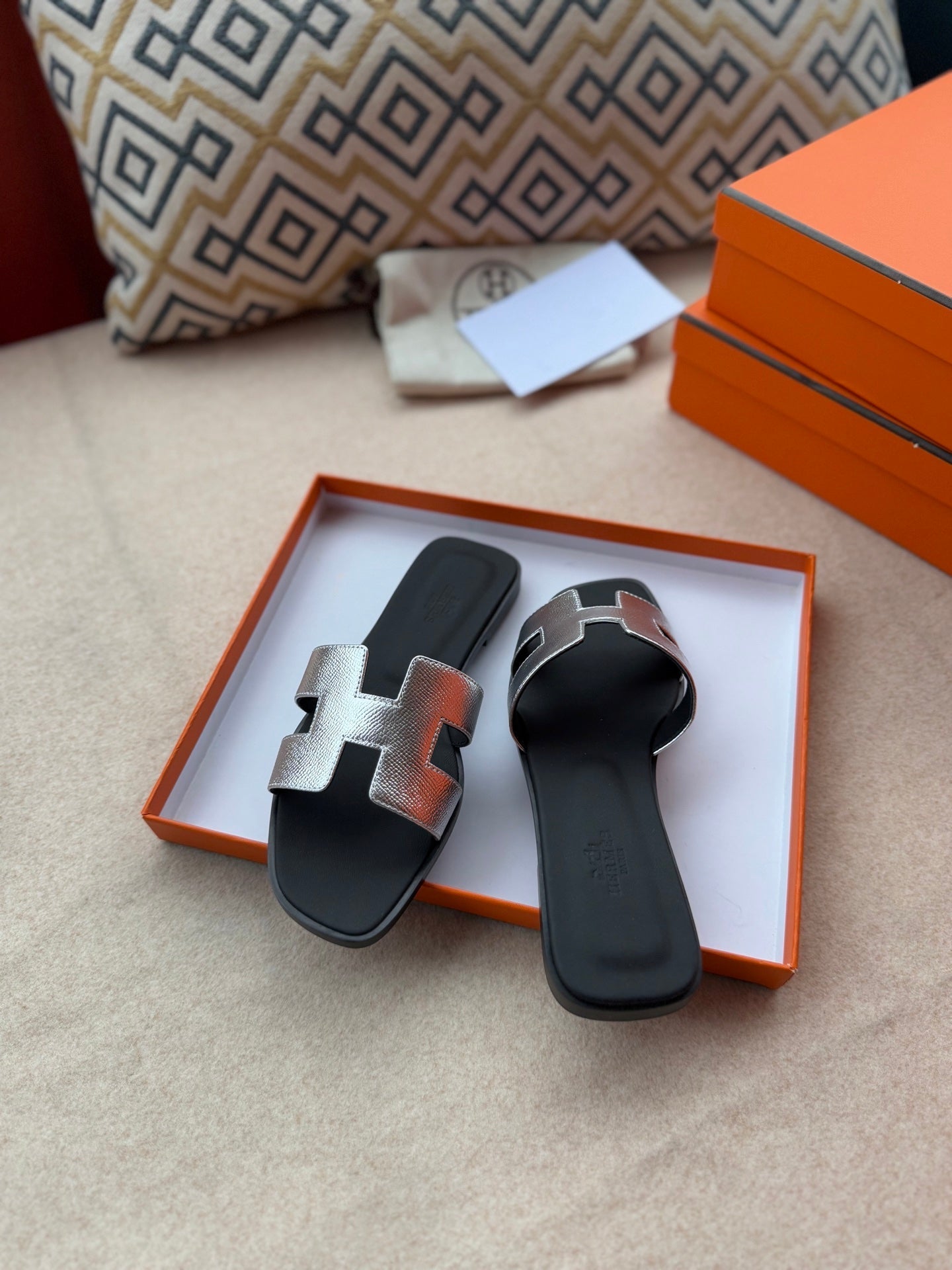 0RAN SANDALS IN SILVER CALFSKIN、mysite、Cacoeks