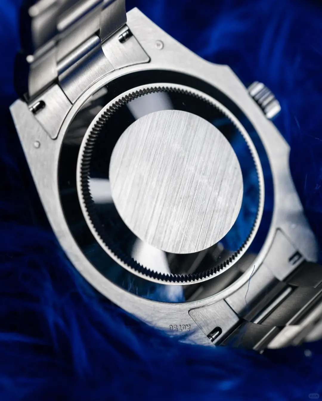 兼职  林炎: luxecystore