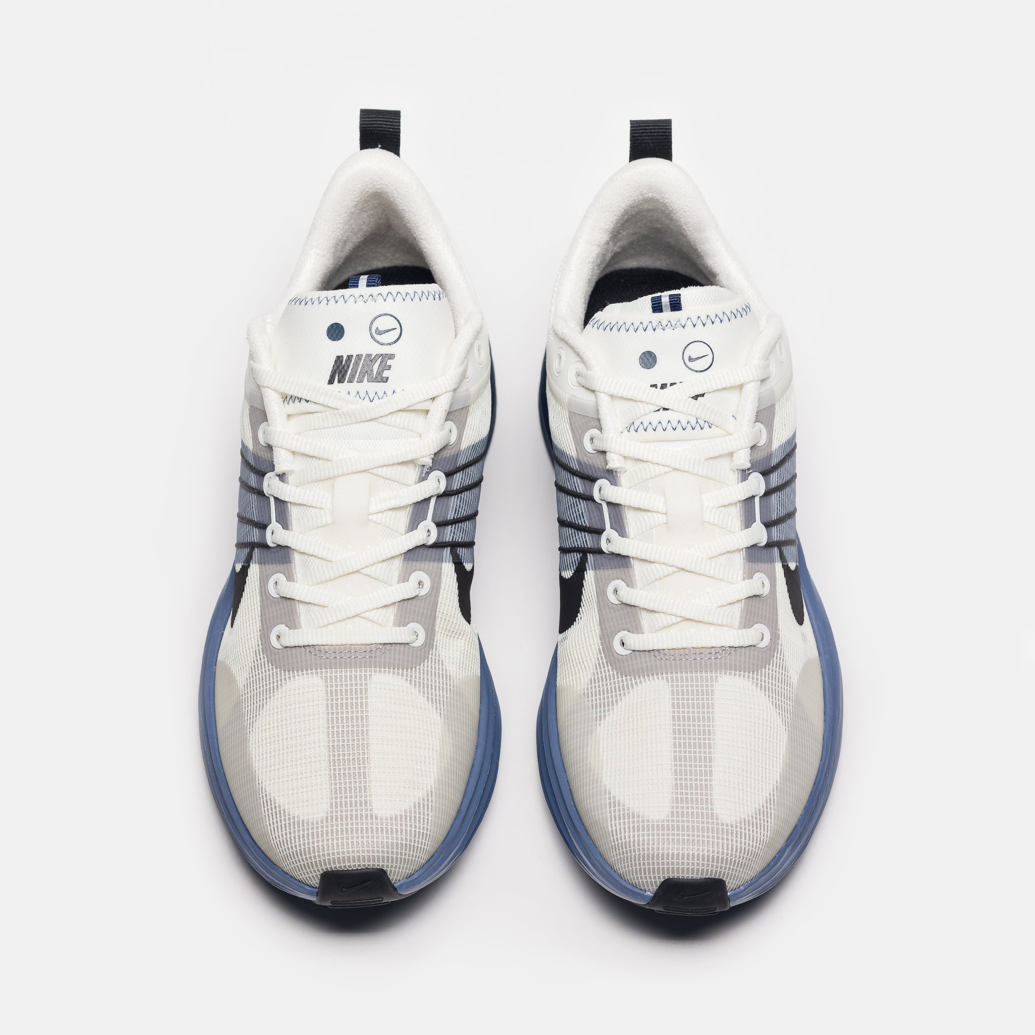 Lunar Roam Sneaker in Sail/Black/Diffused Blue/College Navy