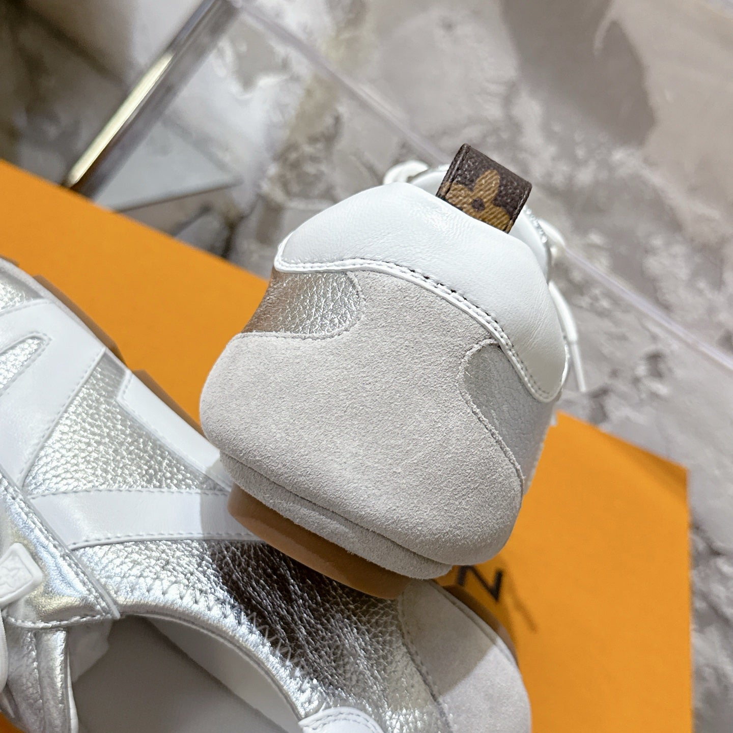 SNEAKERINA TRAINERS IN SILVER-TONE CALFSKIN AND SUEDE、mysite、Cacoeks