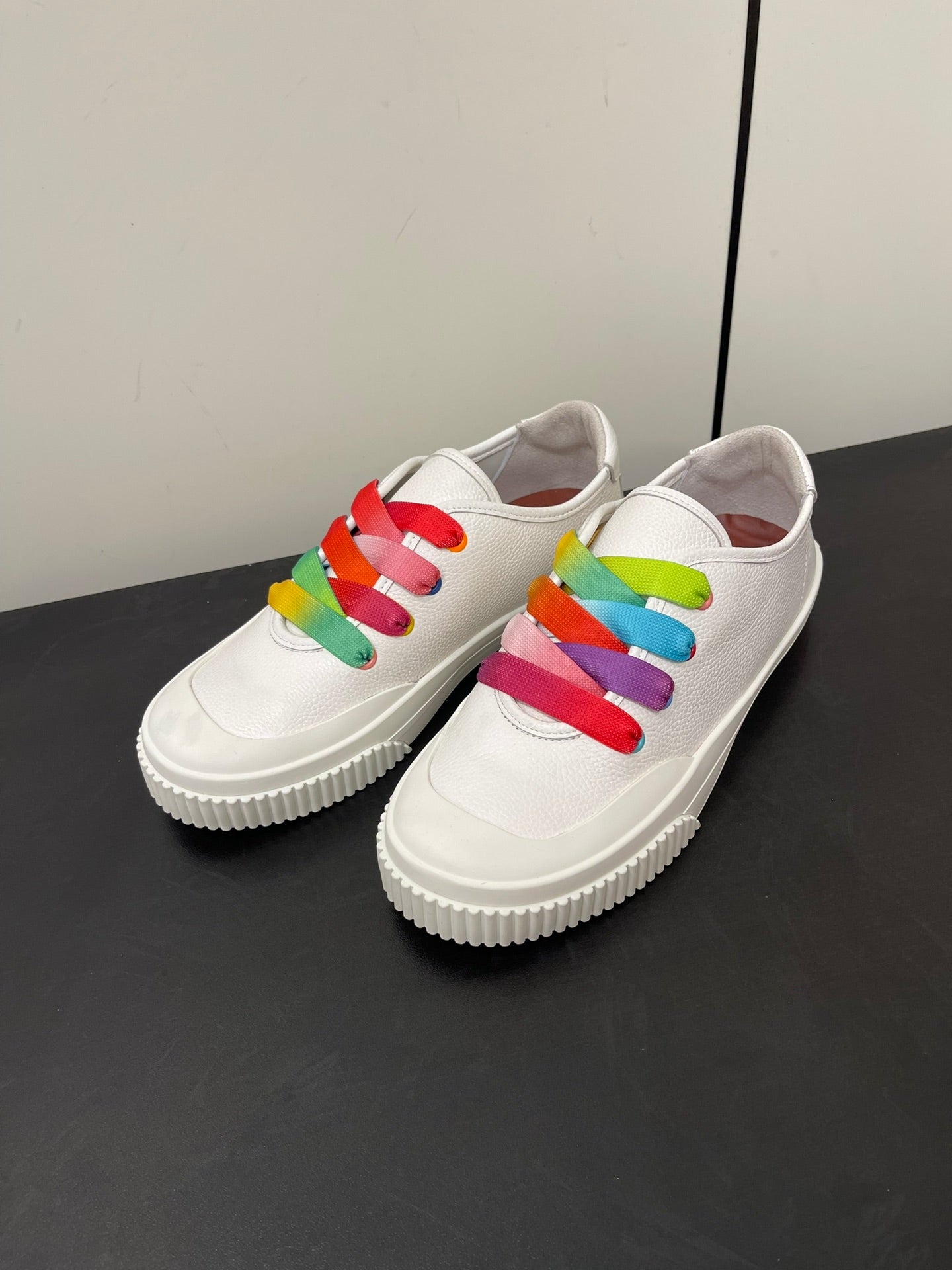 LP CLASSIC BISCUIT SNEAKERS WHITE WITH MULTI-COLOR LACES CALFSKIN、mysite、Cacoeks
