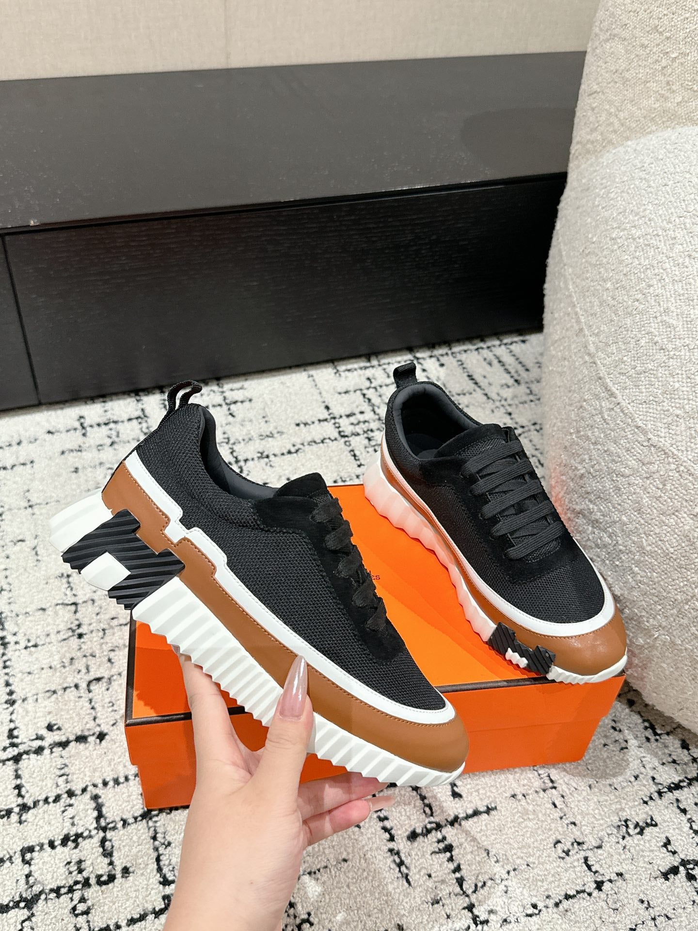 BOUNCING SNEAKER IN BRONZE BROWN CALFSKIN AND BLACK FABRIC、mysite、Cacoeks