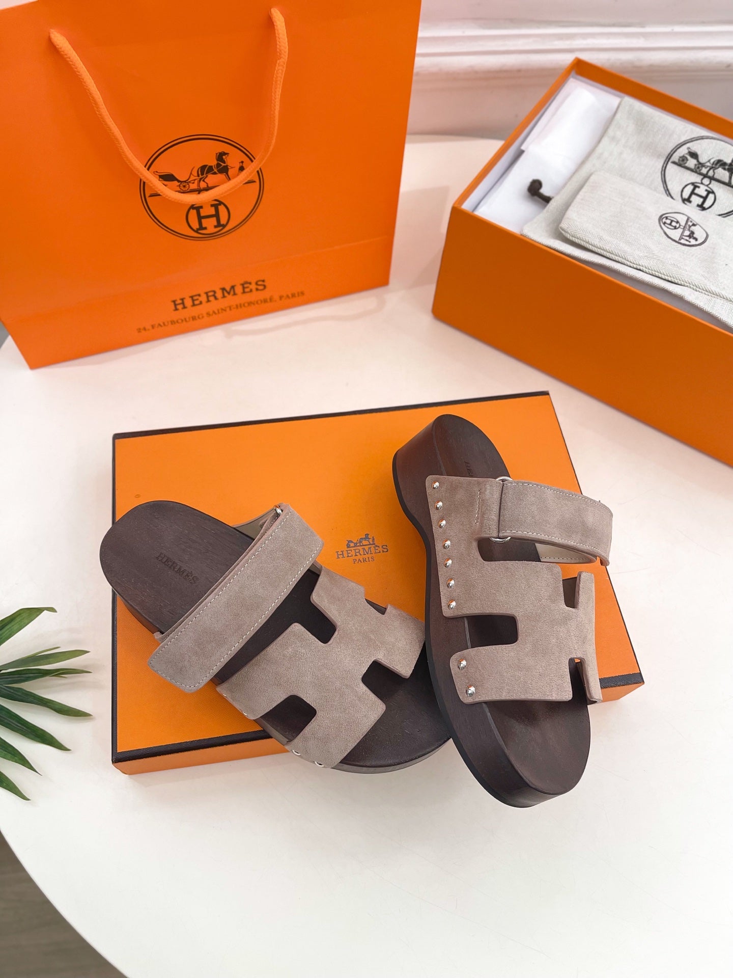 KOS CLOG IN KHAKI BROWN SUEDE、mysite、Cacoeks