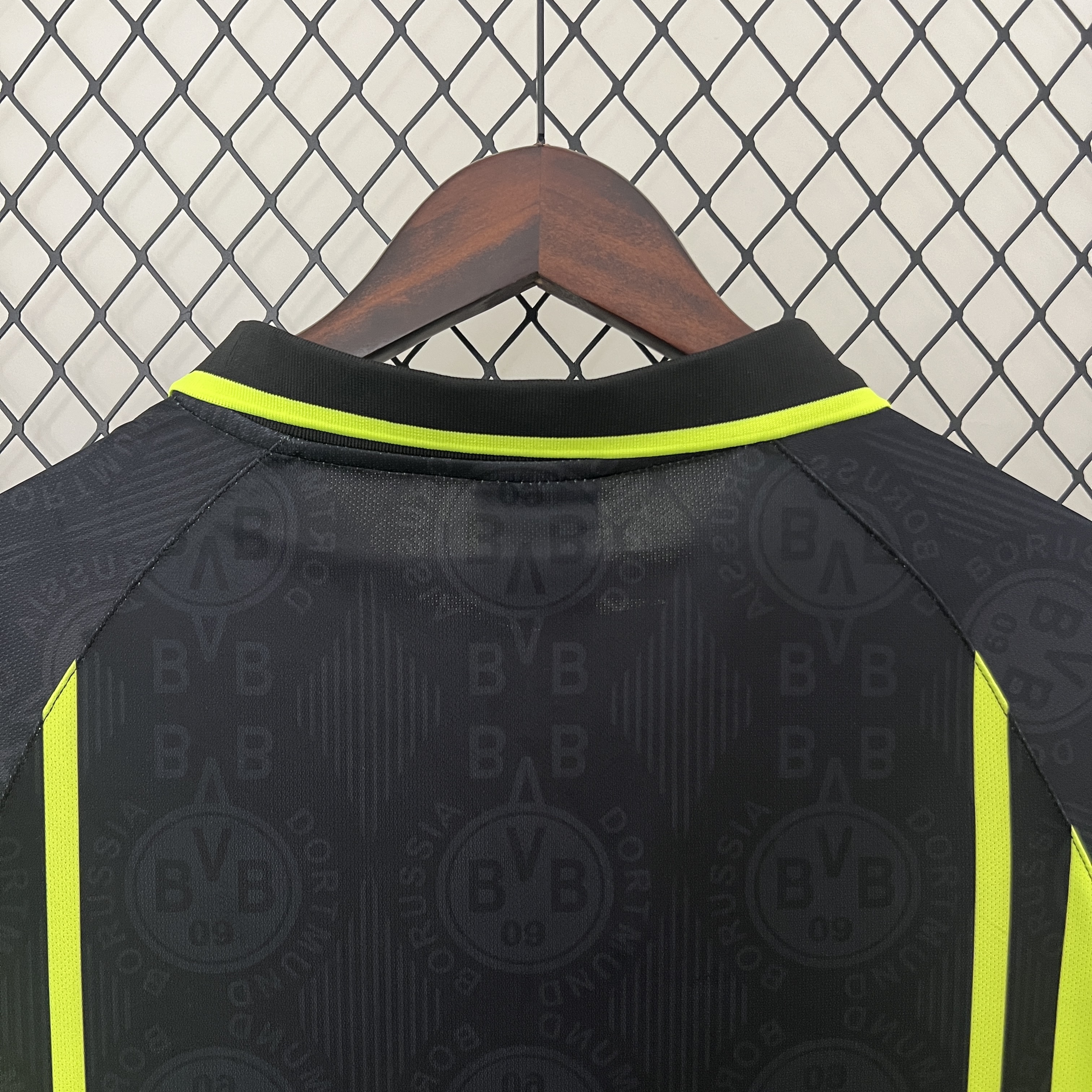 GlobeJersey-Retro Dortmund 1996-97 Away Jersey