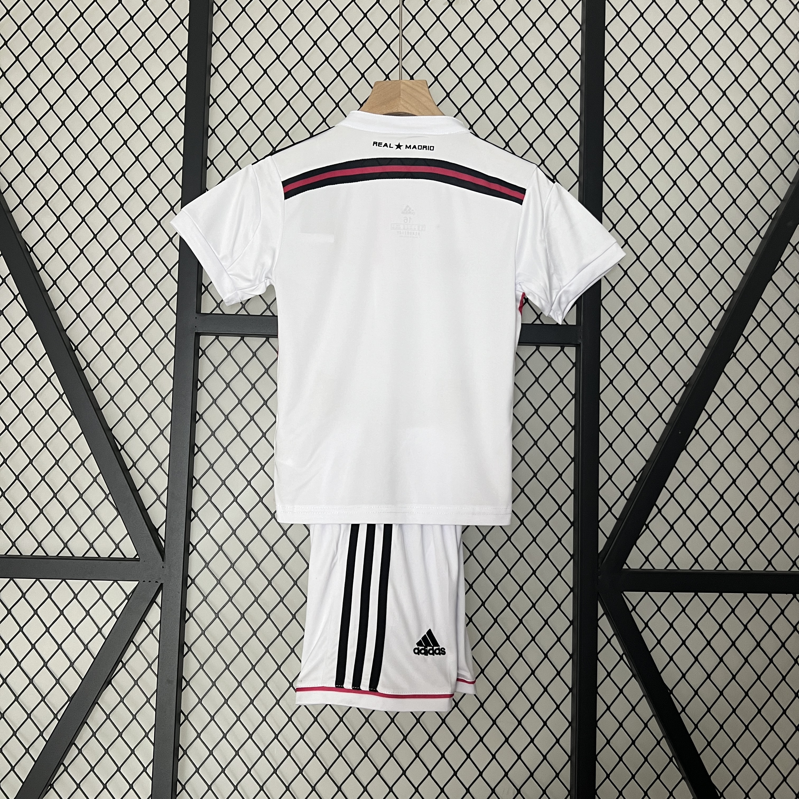 Higojerseys-Retro Real Madrid 14-15 Home Stadium Kids Kit