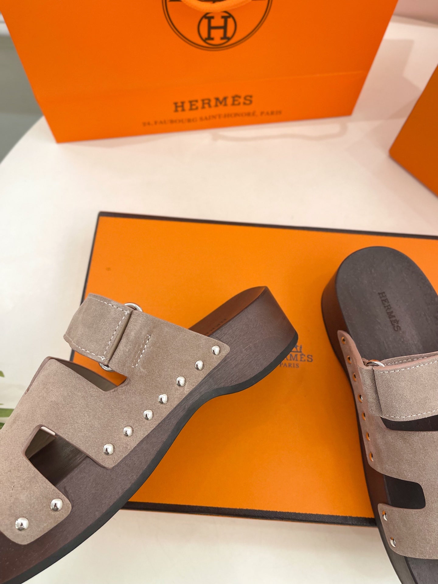 KOS CLOG IN KHAKI BROWN SUEDE、mysite、Cacoeks