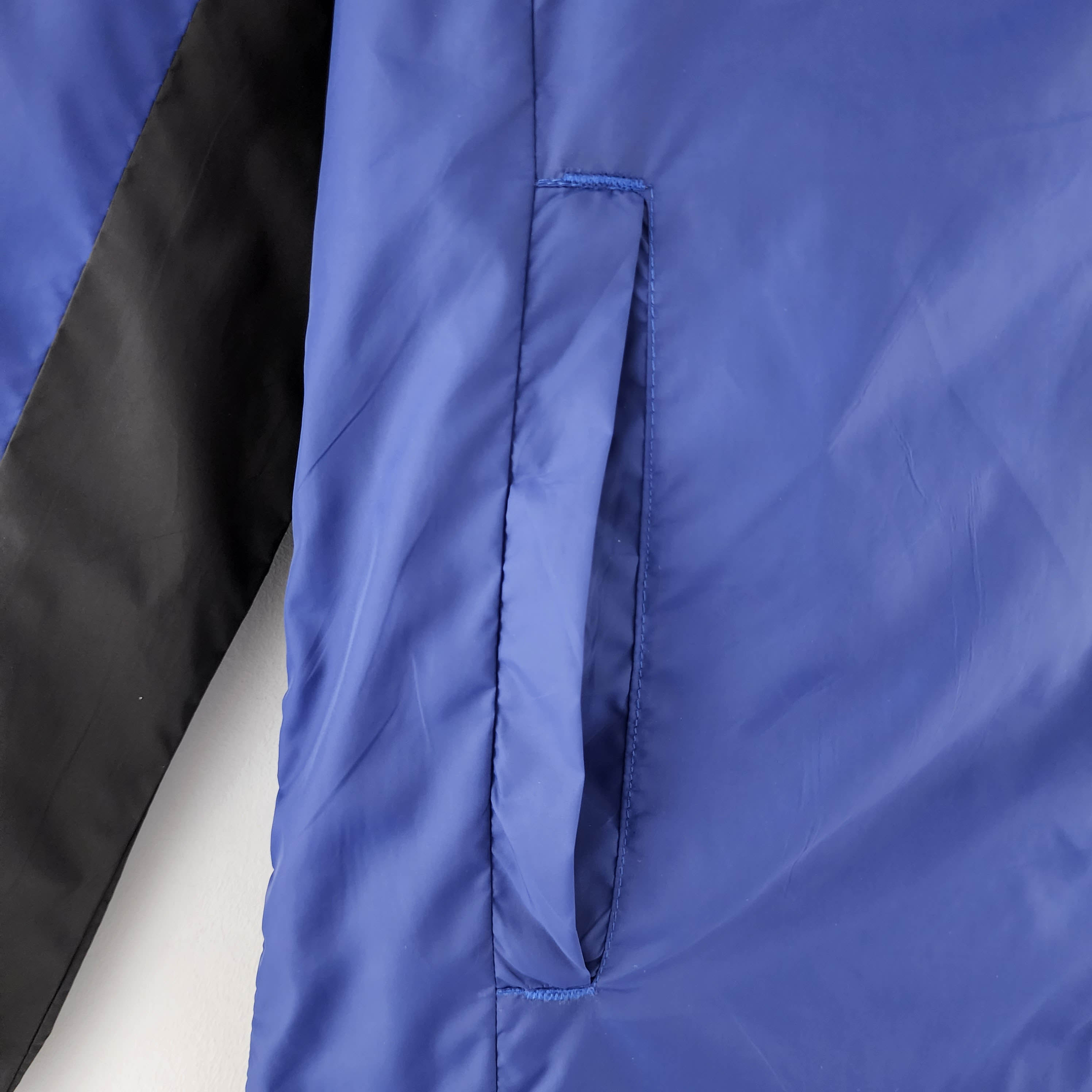 2022 Chelsea Windbreaker Blue Black:football jersey mysite: unitedjerseyfootball 邓江浪:football