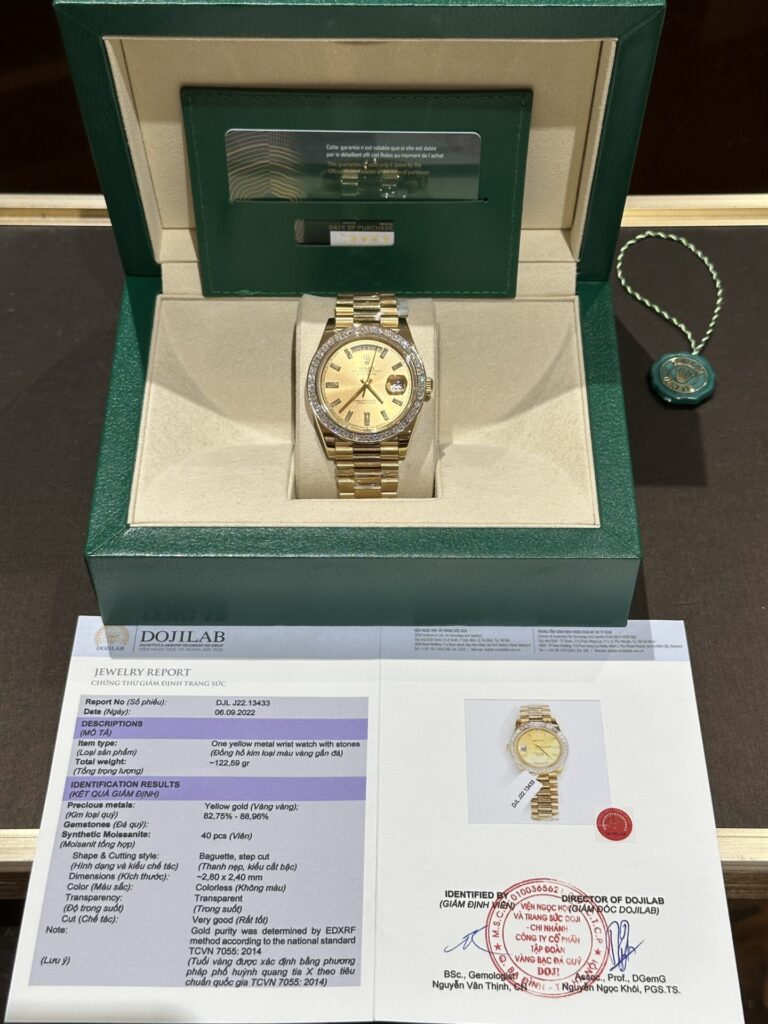 Đồng Hồ Rolex Day-Date Bọc Vàng Độ Kim Cương Moissanite Baguette 40mm (7)