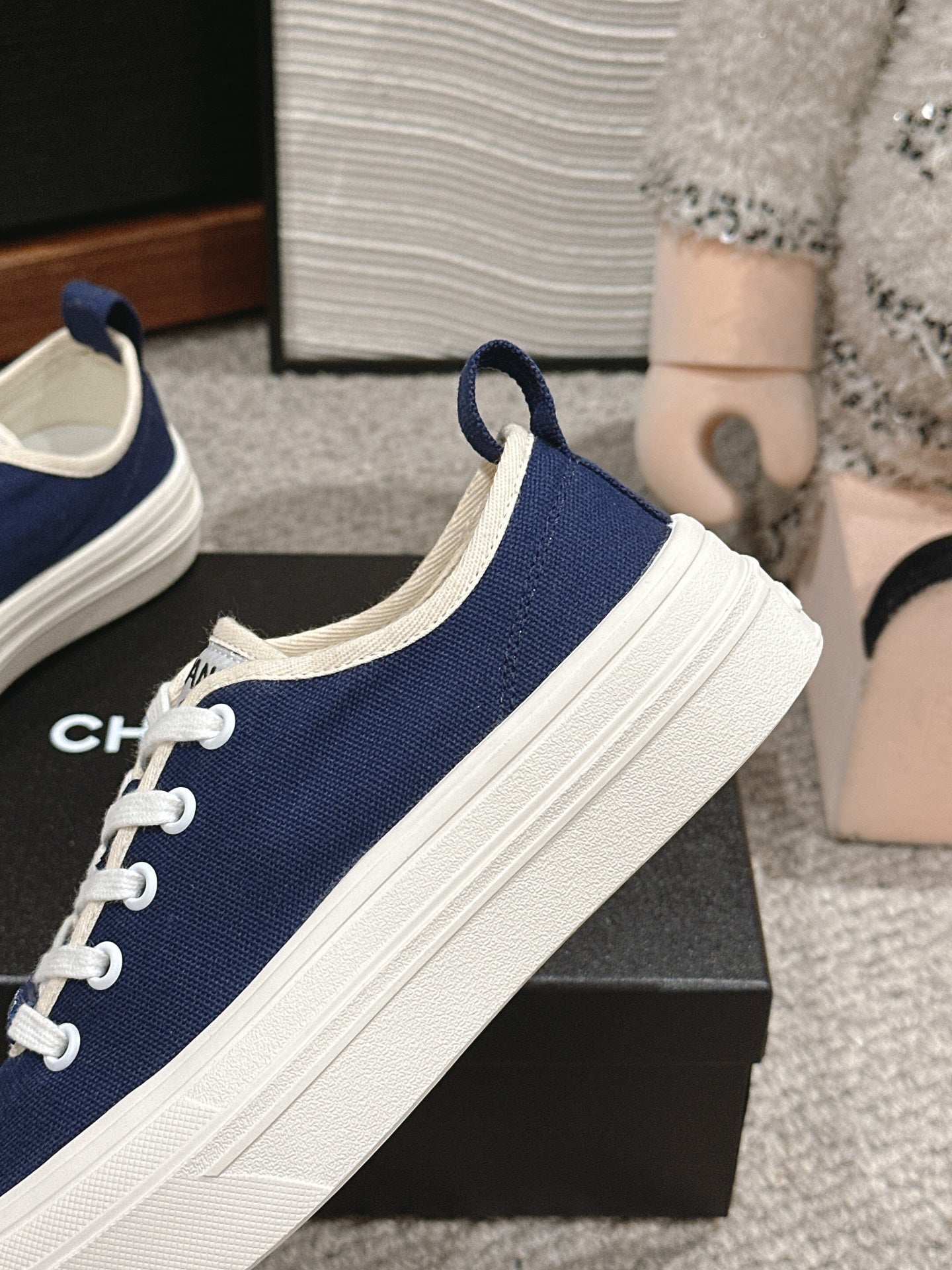 LACE-UP SNEAKERS IN NAVY BLUE CANVAS、mysite、Cacoeks