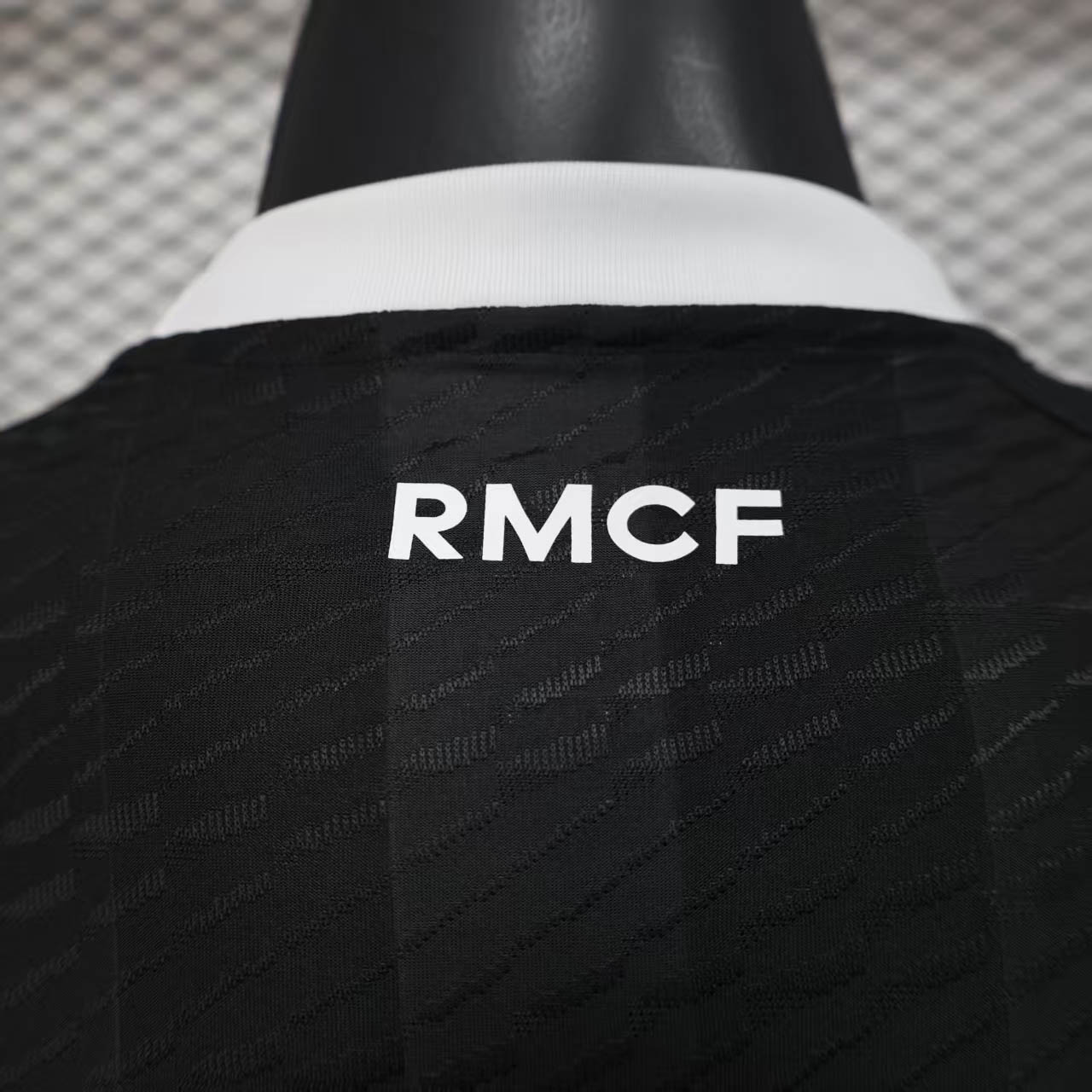 2025/2026 Player Version Real Madrid Goalkeeper Black Football Shirt 1:1 Thai Quality:football jersey mysite: unitedjerseyfootball 邓江浪:football