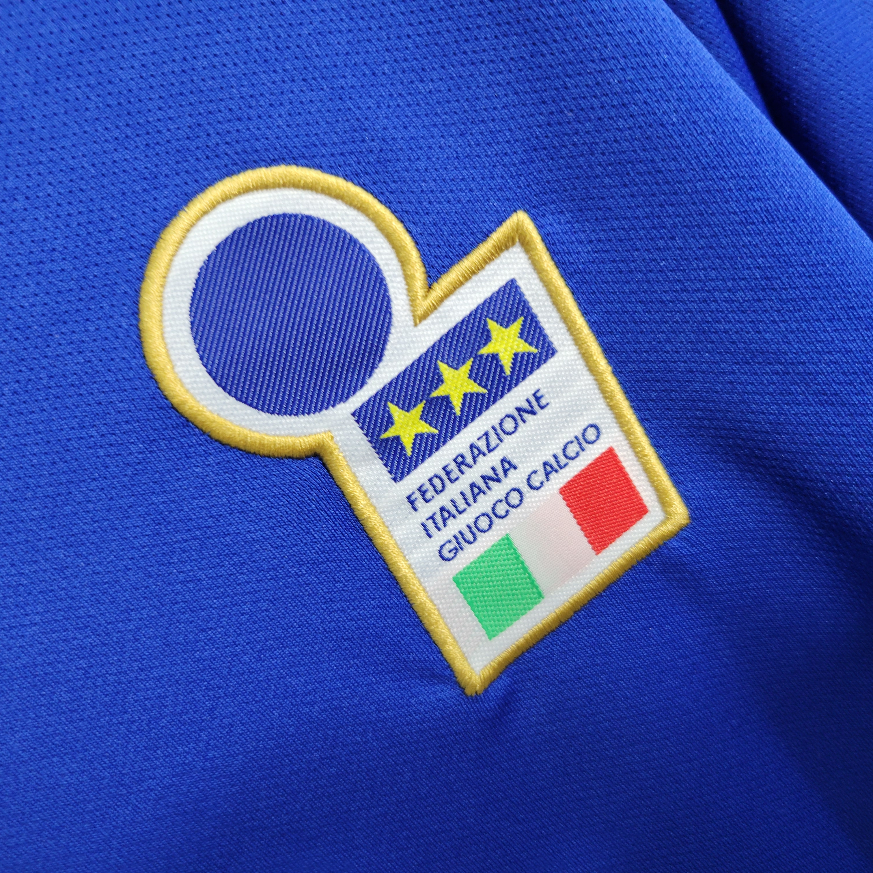 Higojerseys-Retro Italy 1996 Home Stadium Jersey