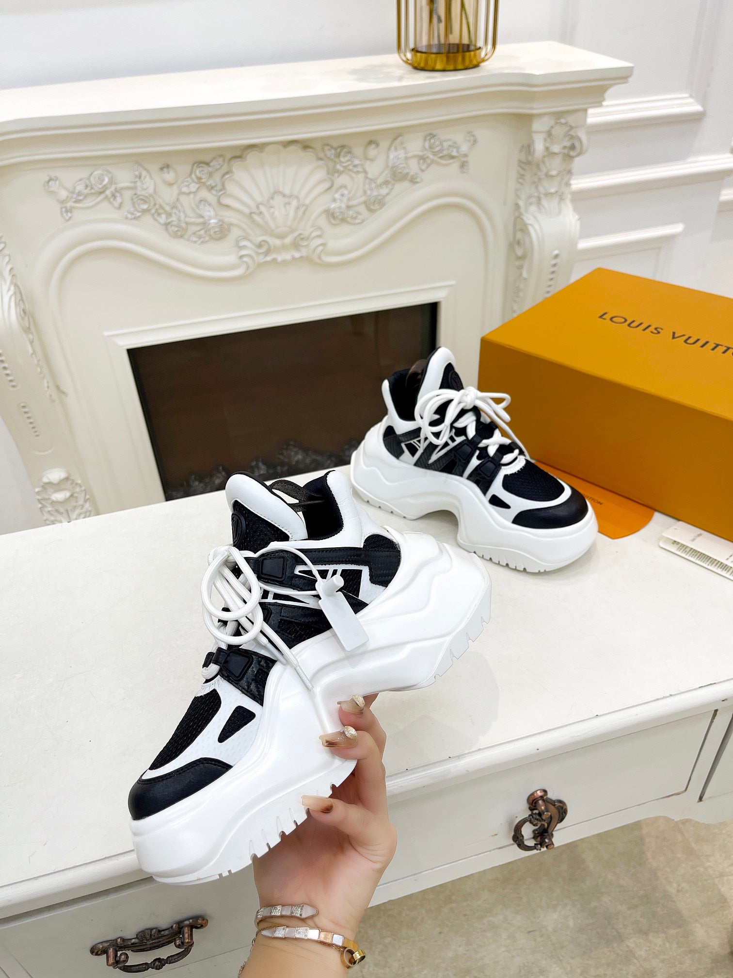 LV ARCHLIGHT 2.0 PLATFORM SNEAKER IN WHITE MIX BLACK MIX OF MATERIALS、mysite、Cacoeks