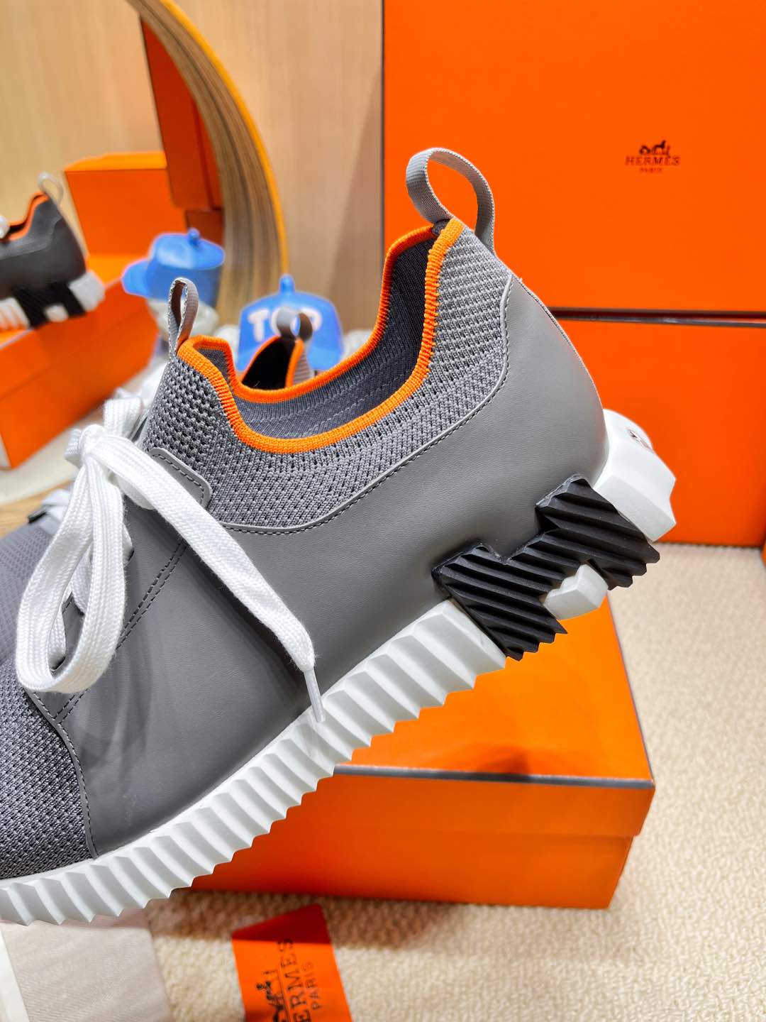 DEPART SLIP-ON SNEAKER IN MOUSE GRAY KNIT AND CALFSKIN、mysite、Cacoeks