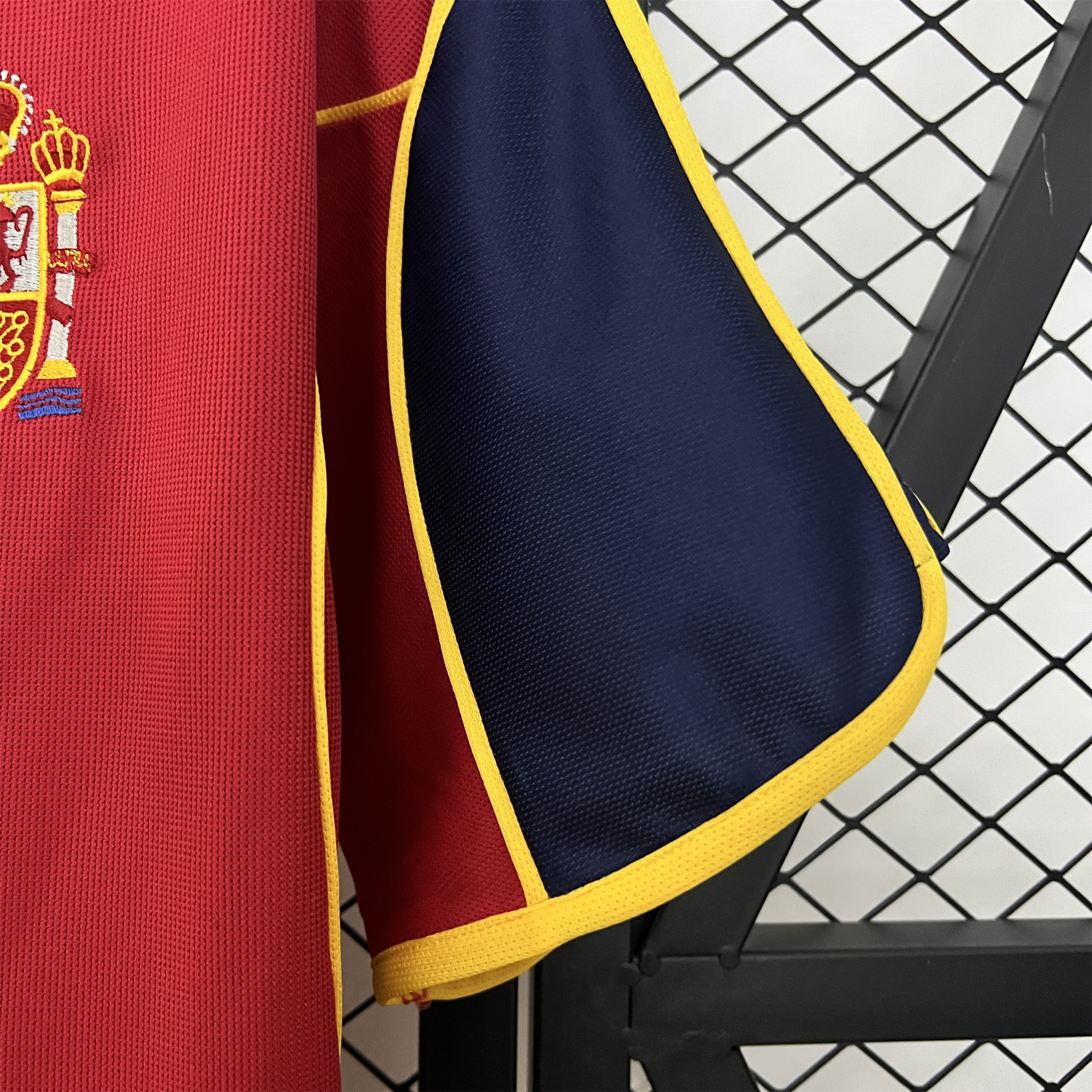 Higojerseys-Retro Spain 2000 Home Jersey