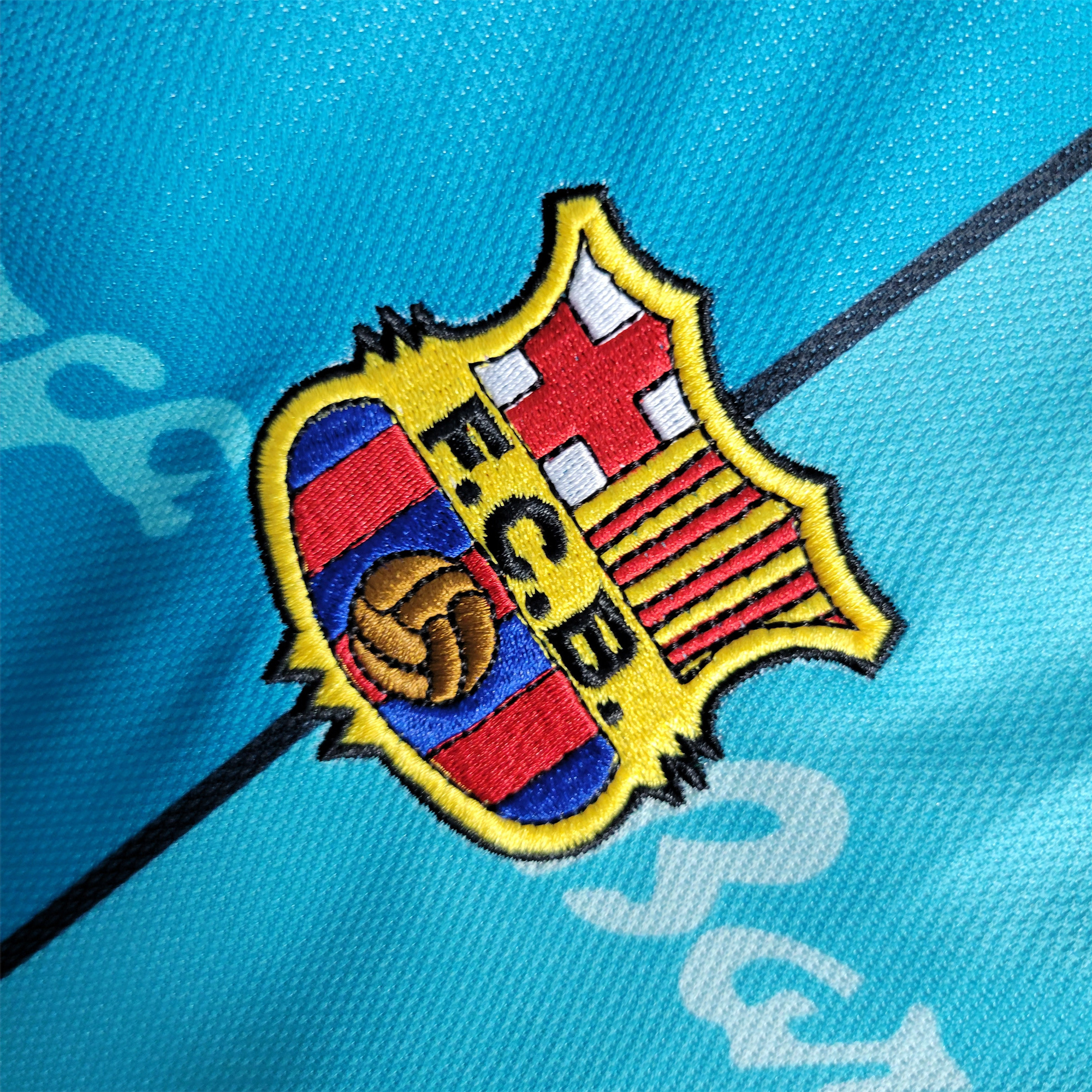 Higojerseys-Retro Barcelona 95-97 Away Stadium Jersey