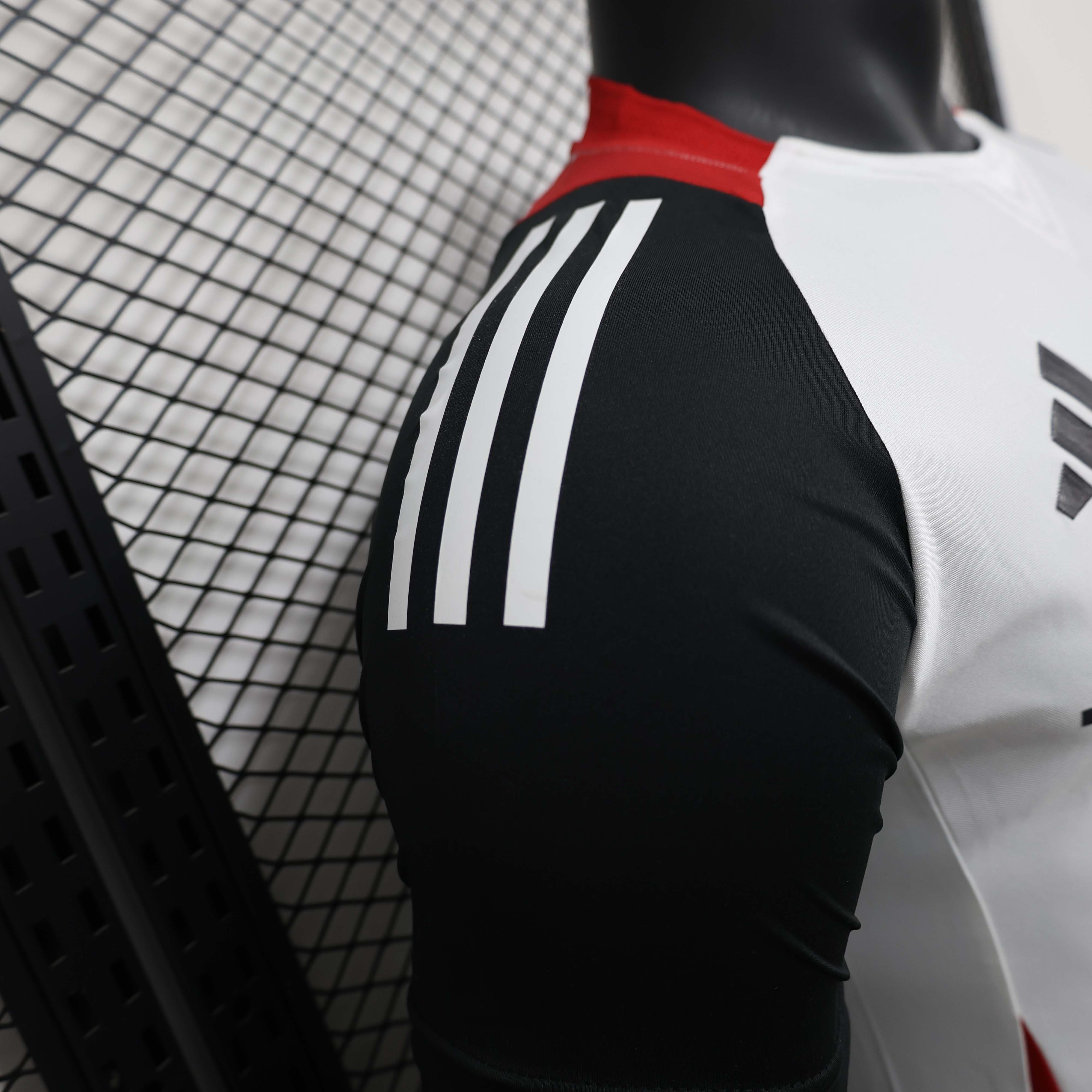 2024/2025 Player Version Manchester United Pre-race suit Football Shirt 1:1 Thai Quality:football jersey mysite: unitedjerseyfootball 邓江浪:football