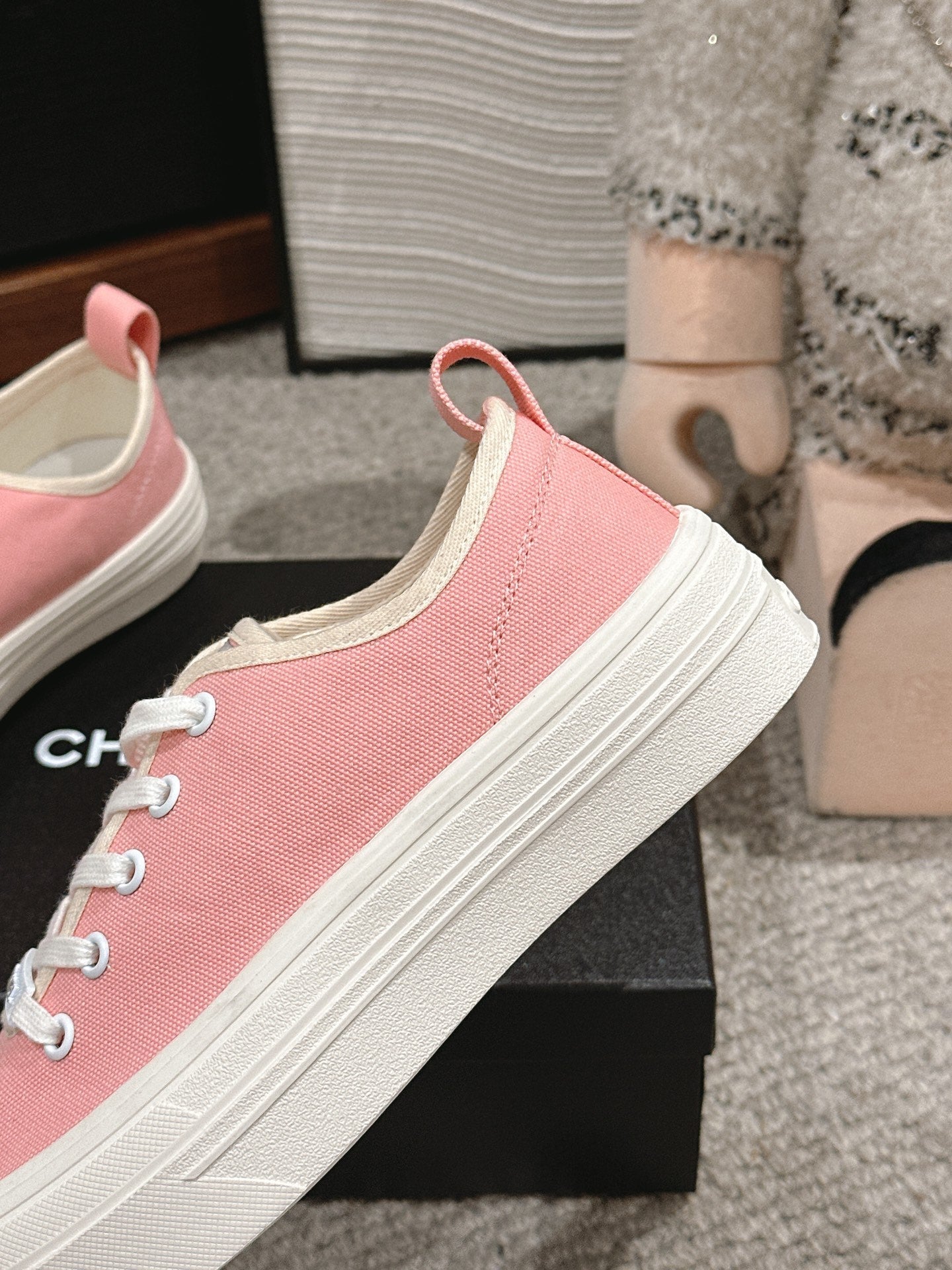 LACE-UP SNEAKERS IN PASTEL PINK CANVAS、mysite、Cacoeks