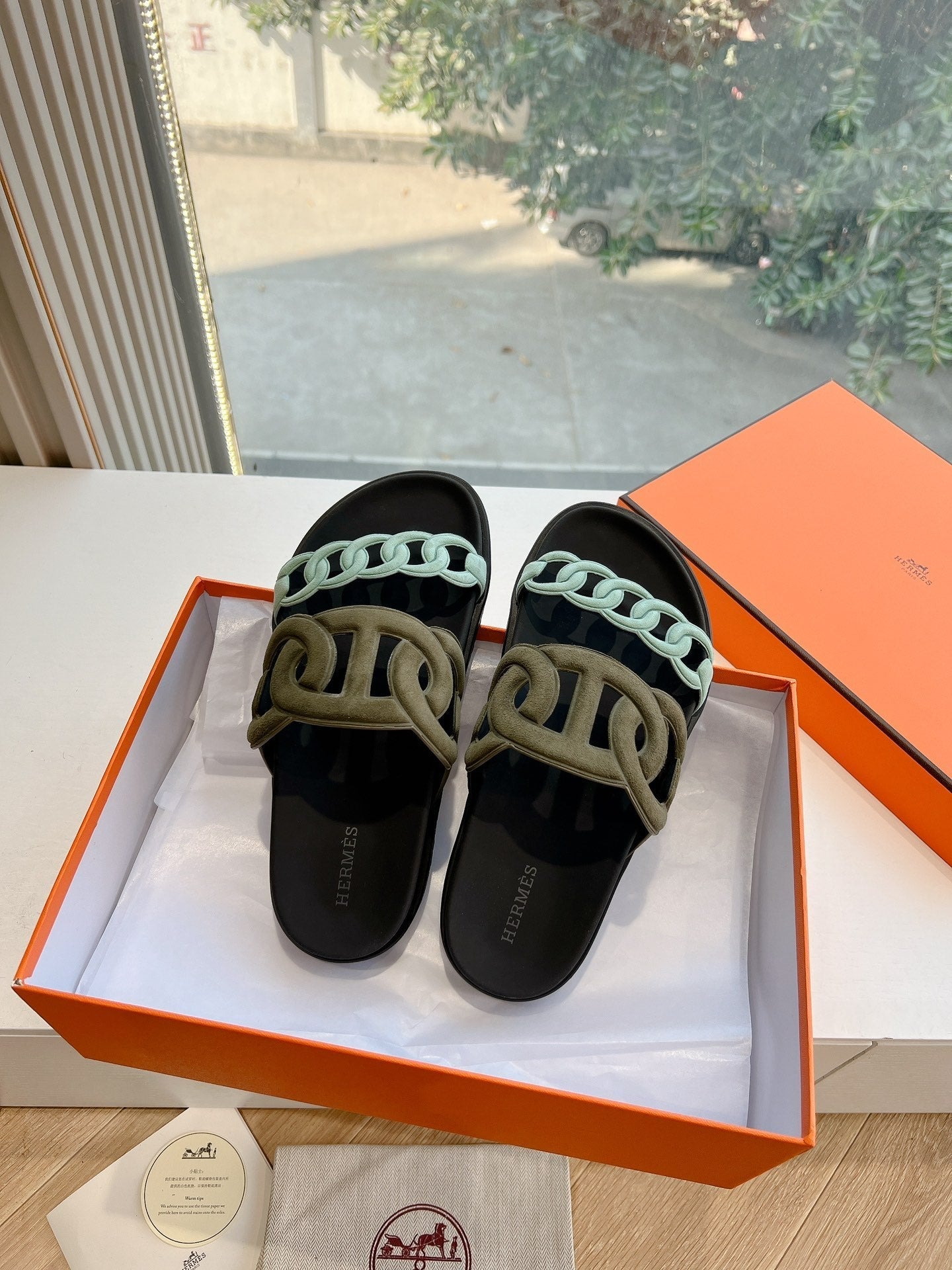 EXTRA SANDAL IN ARMY GREEN MIX ELECTRIC BLUE CALFSKIN、mysite、Cacoeks