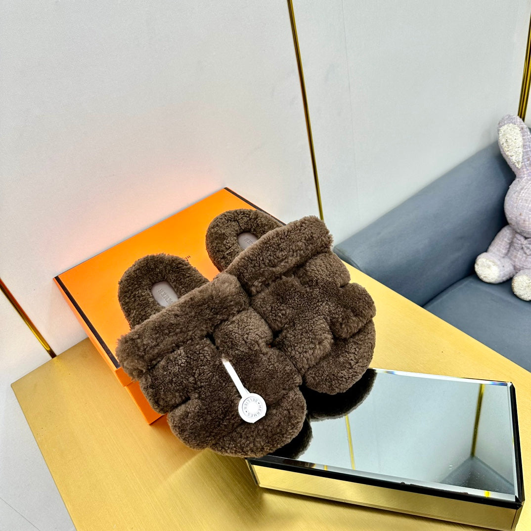 CHYPRE SANDAL IN WALNUT BROWN SHEARLING、mysite、Cacoeks