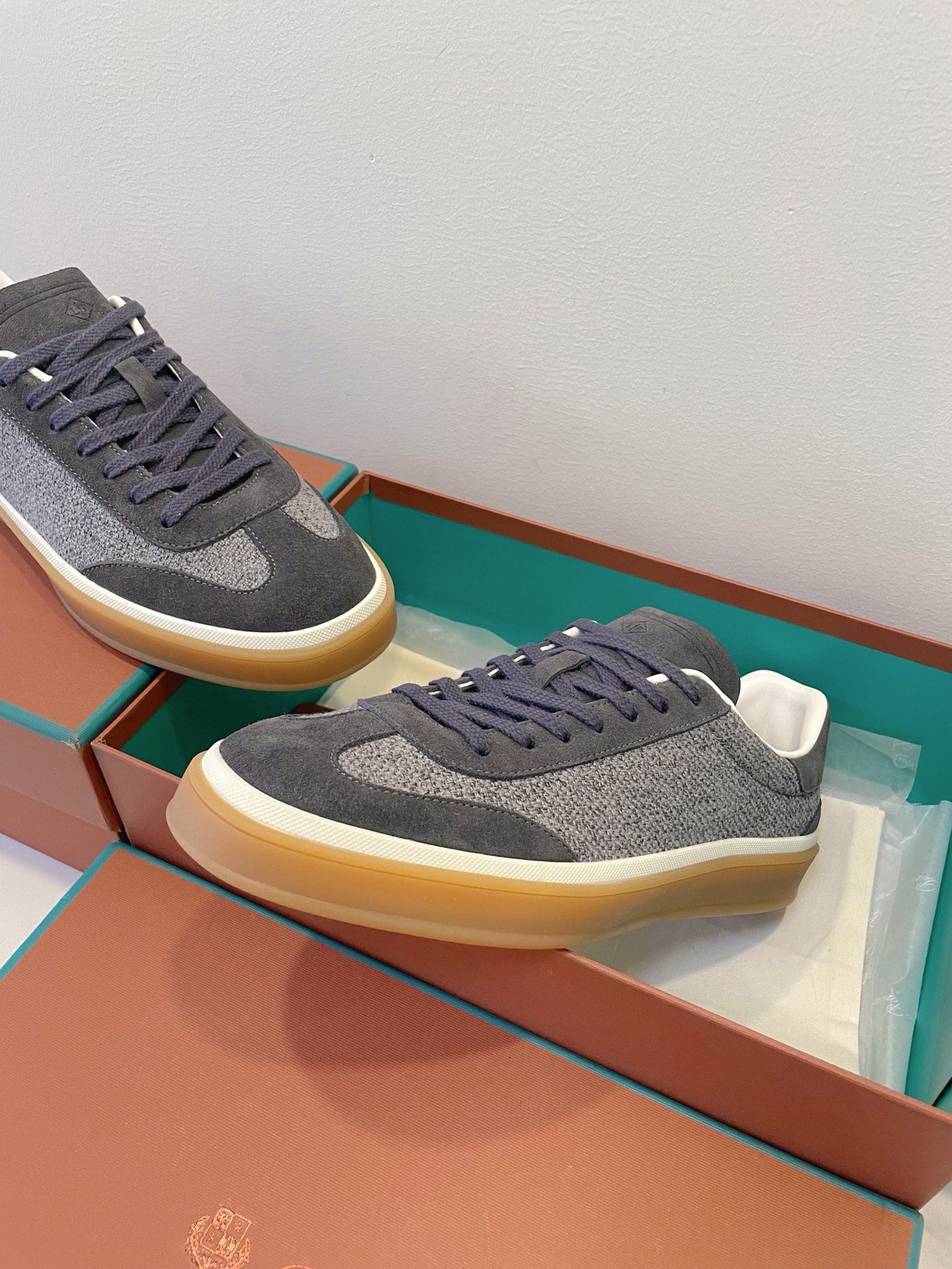 SNEAKERS IN DARK GREY SUEDE WITH CANVAS、mysite、Cacoeks