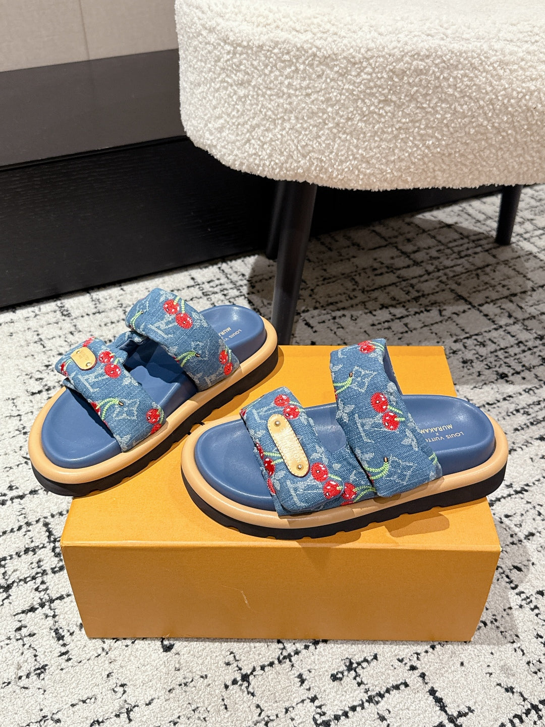 LV MIAMI DOUBLE-STRAP SANDALS 25S IN BLUE DENIM AND CALFSKIN、mysite、Cacoeks