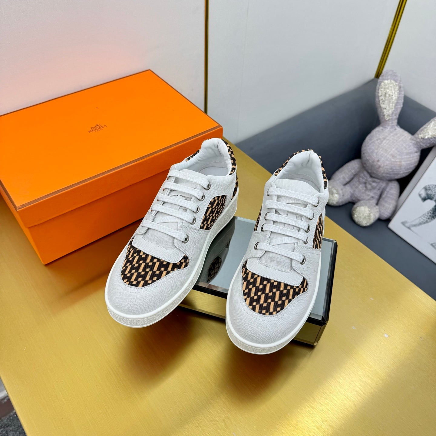 FREE SNEAKER IN WHITE CALFSKIN AND "H EN BIAIS" BROWN CANVAS、mysite、Cacoeks