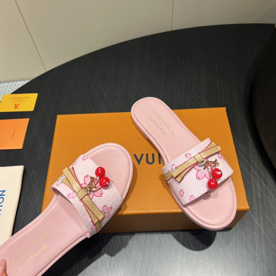 LV SLIDE SANDALS 25S IN LIGHT PINK CALFSKIN WITH CHERRY BLOSSOM BUCKLE、mysite、Cacoeks