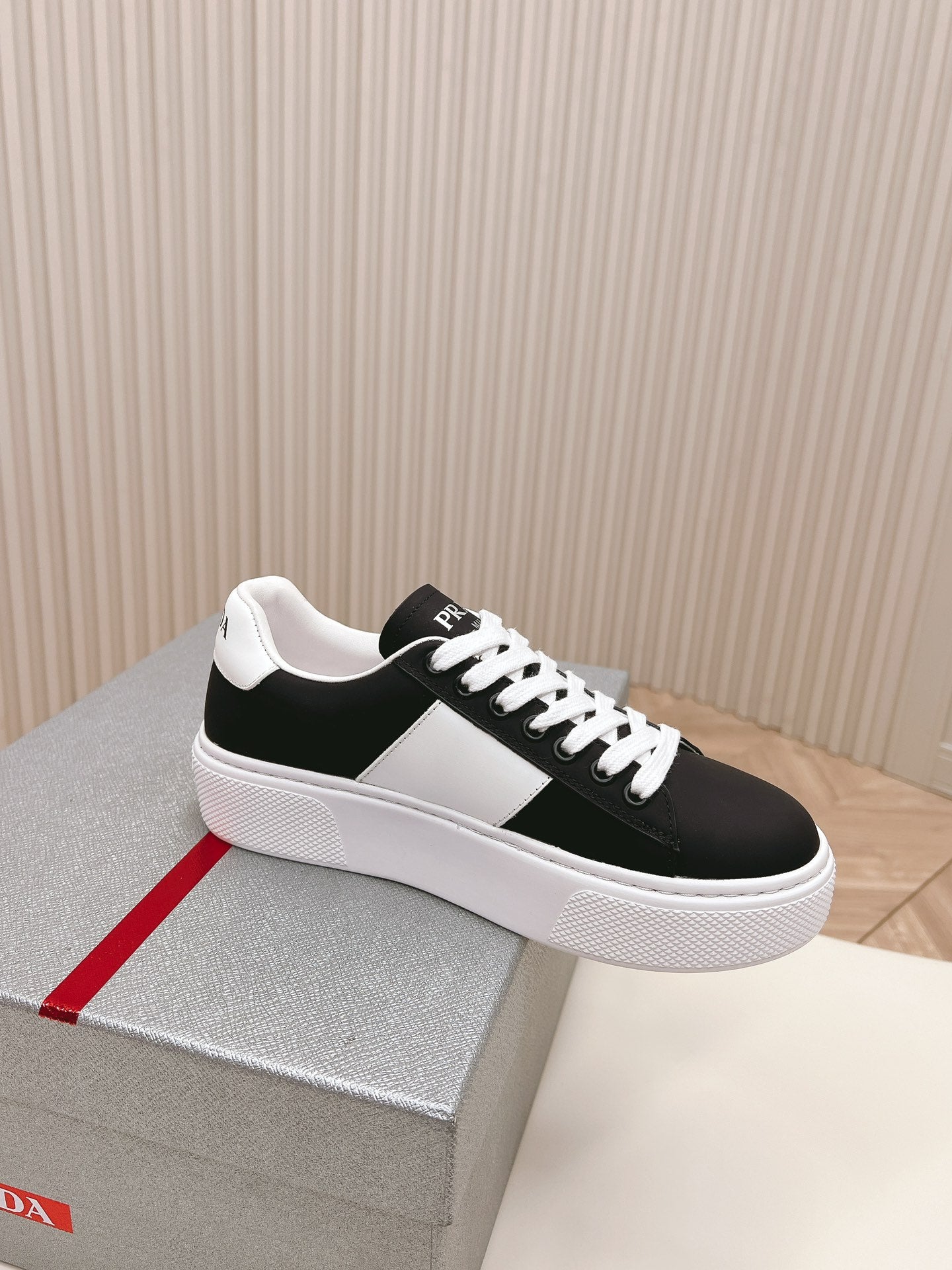 PRA LEATHER LOGO OUTLET SNEAKERS BLACK CALFSKIN、mysite、Cacoeks