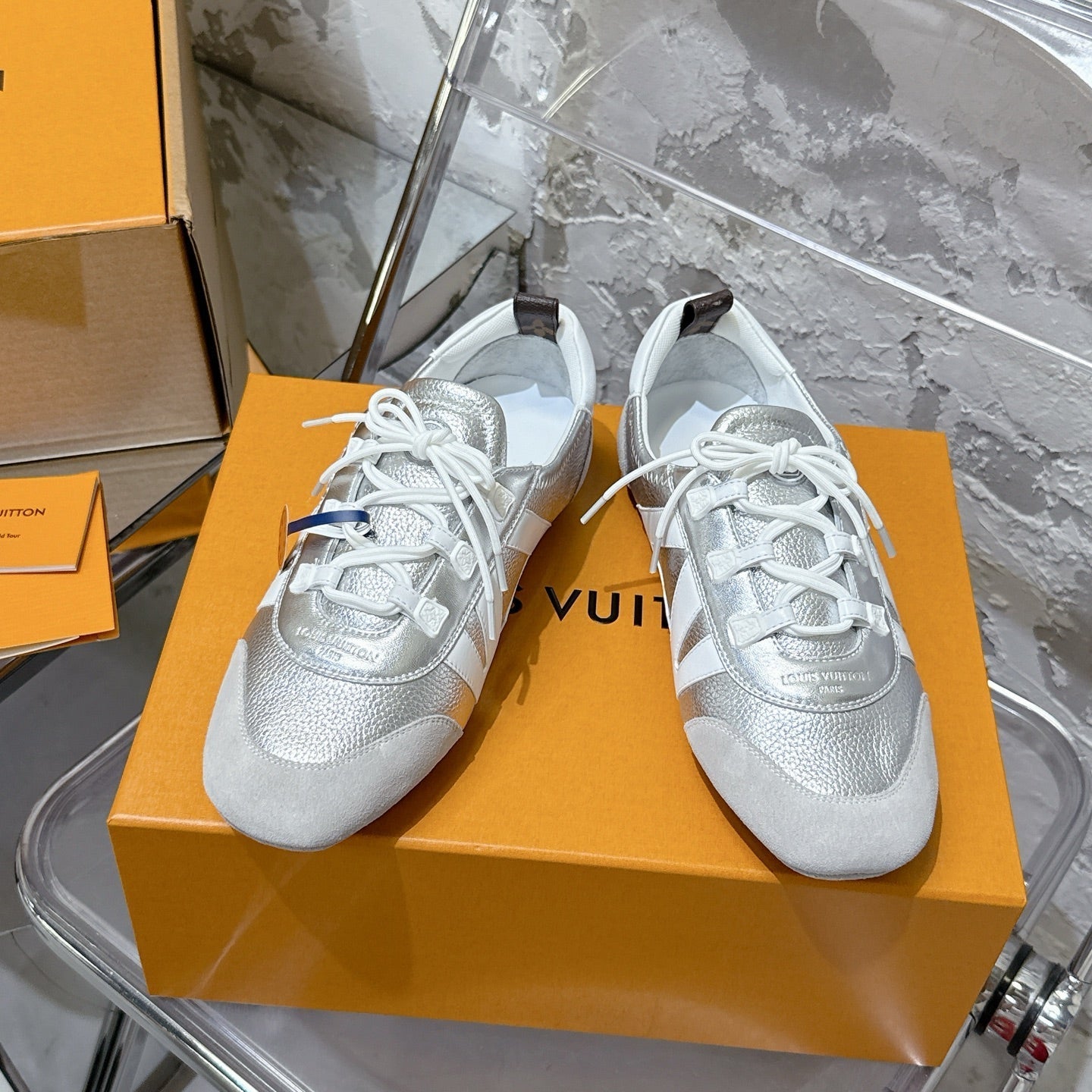 SNEAKERINA TRAINERS IN SILVER-TONE CALFSKIN AND SUEDE、mysite、Cacoeks