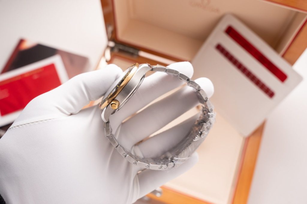 Đồng Hồ Omega Seamaster Replica 11 VS Factory Demi Gold (2)