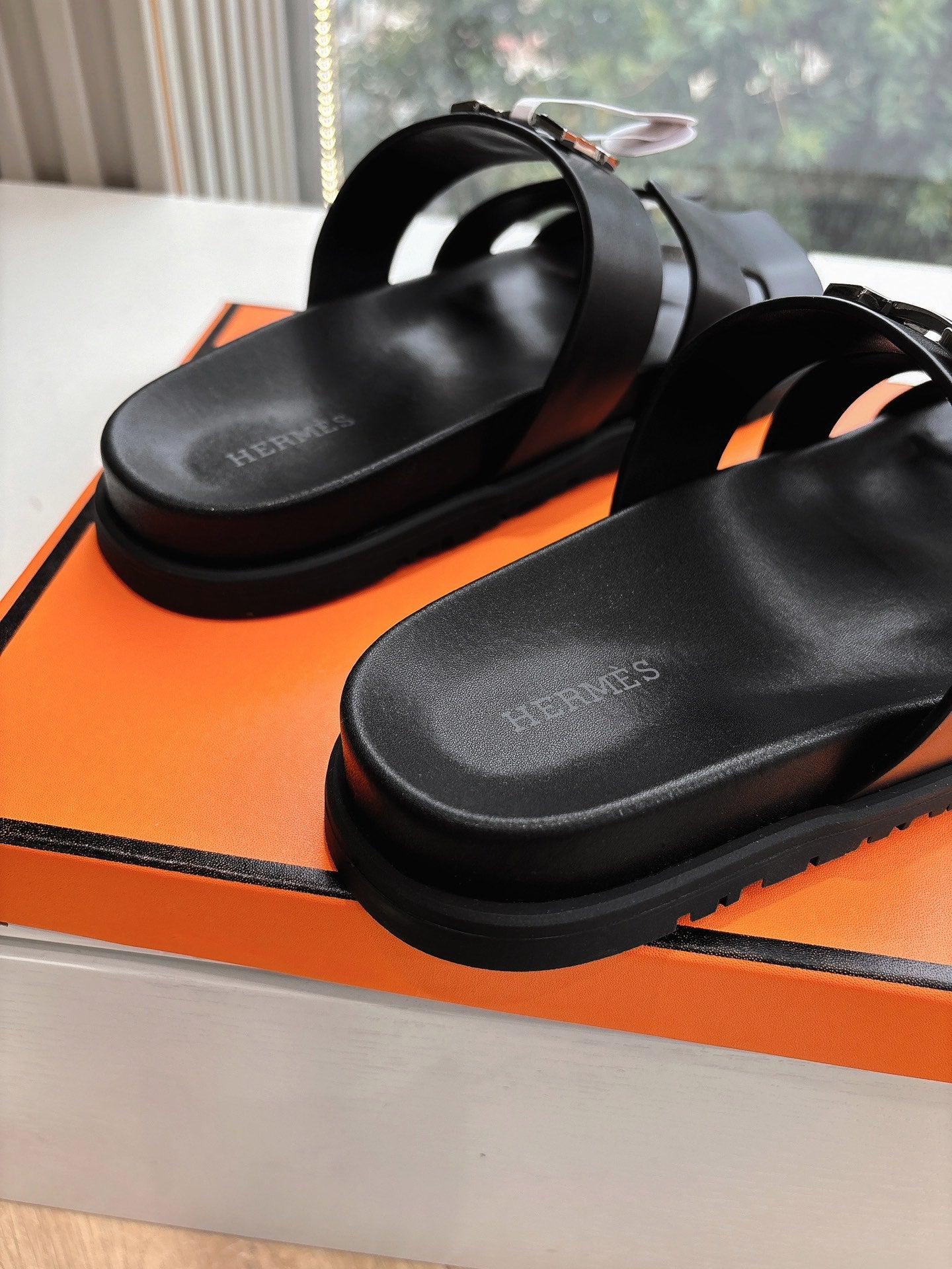 CHYPRE SANDAL IN BLACK CALFSKIN、mysite、Cacoeks